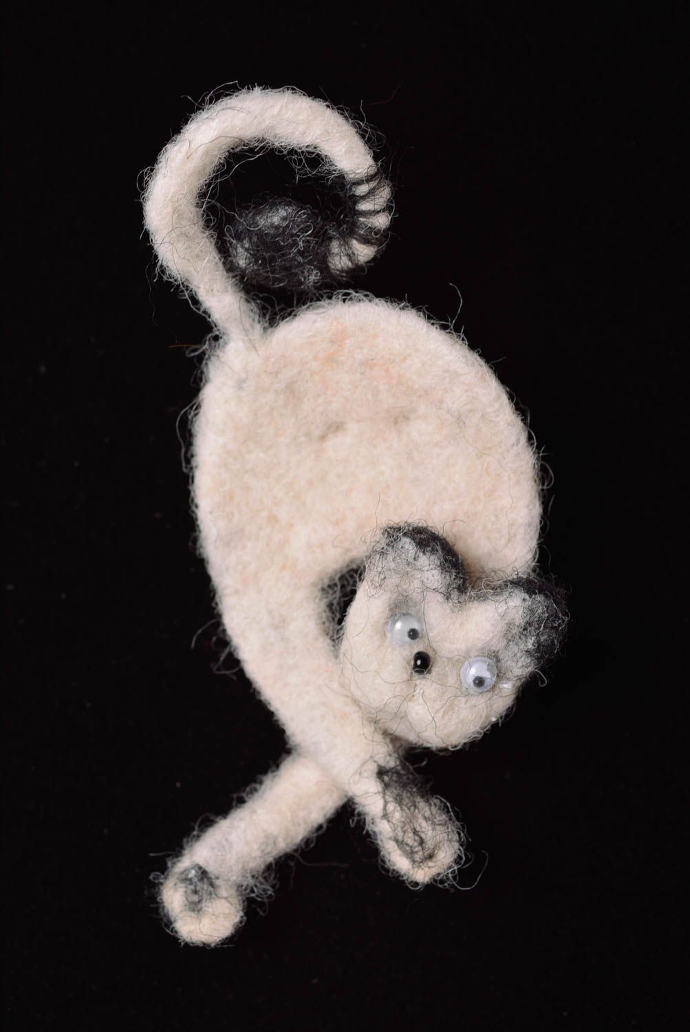 Broche chat blanc Bijou fait main en laine feutrée design original Cadeau femme photo 1