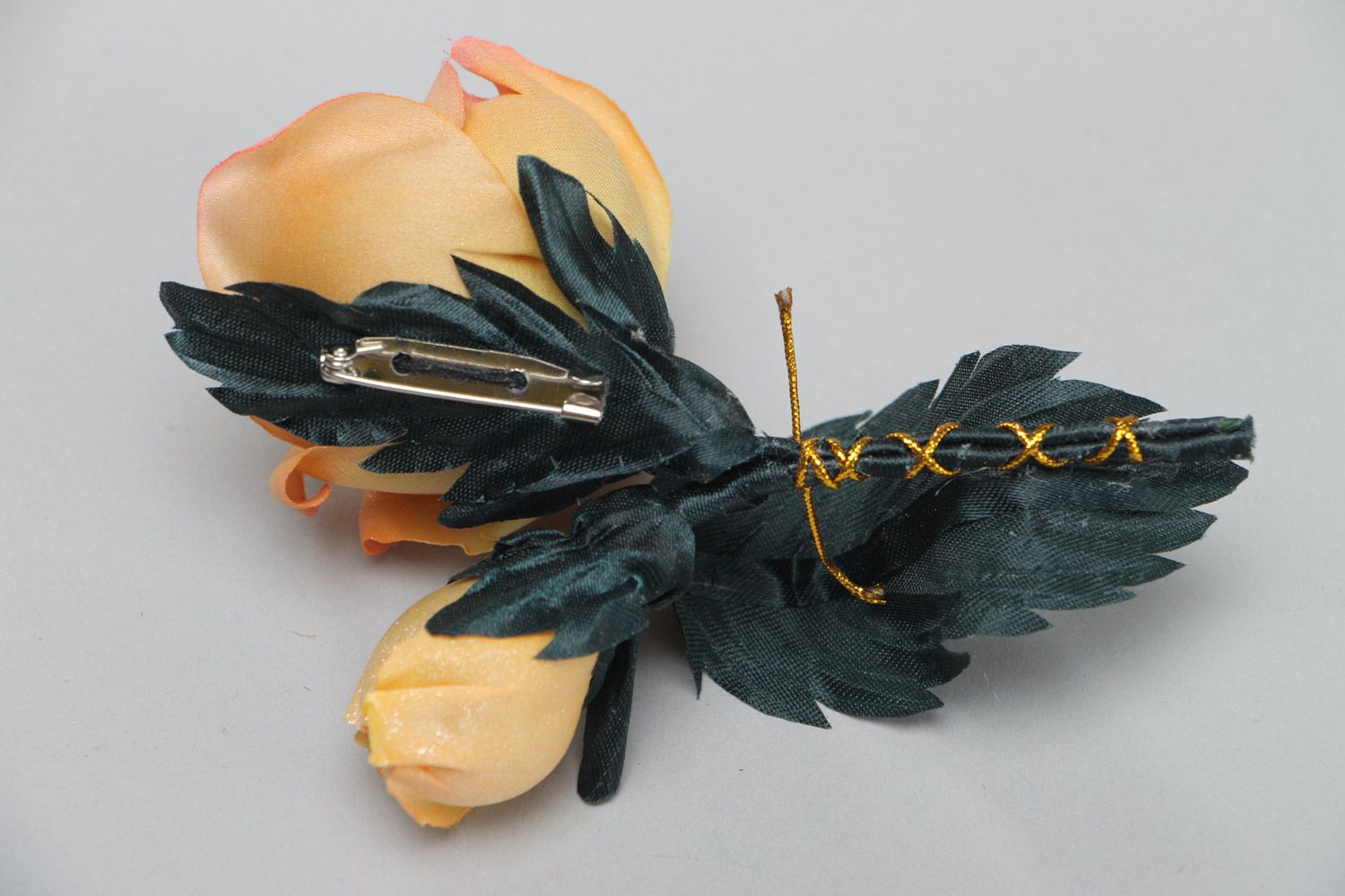 Handmade textile flower brooch in the shape of yellow silk and satin roses photo 4