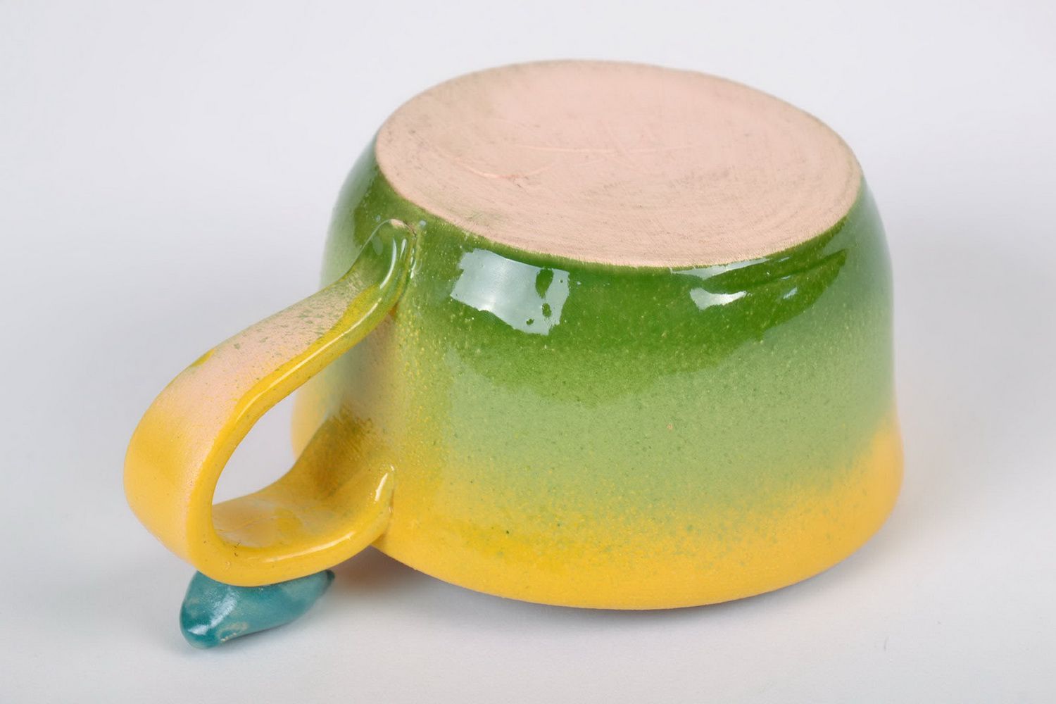 Ton-Tasse in gelb-grüner Färbung foto 2