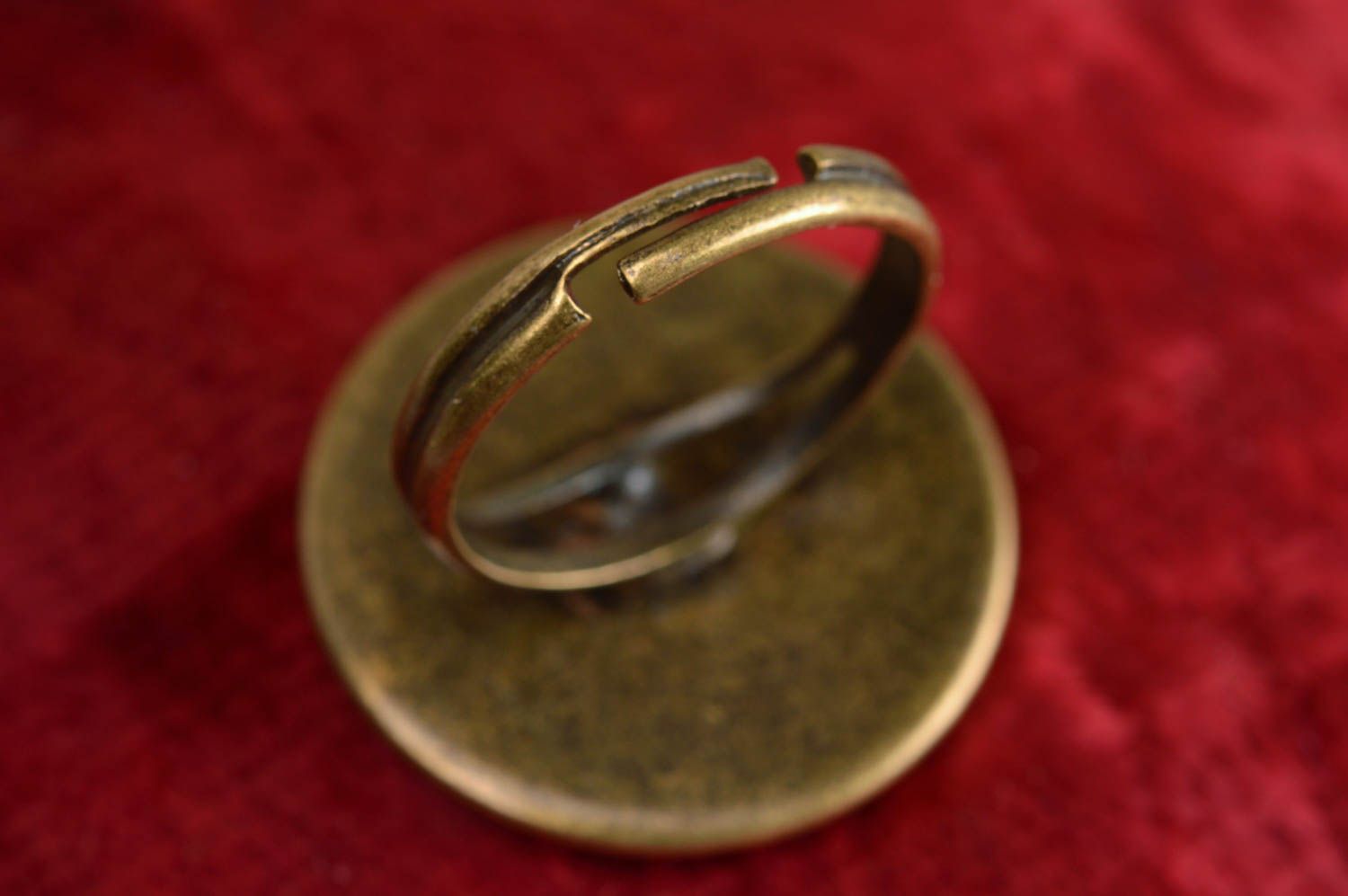 Цветочное кольцо с принтом в технике декупаж ручной работы круглой формы красивое фото 2