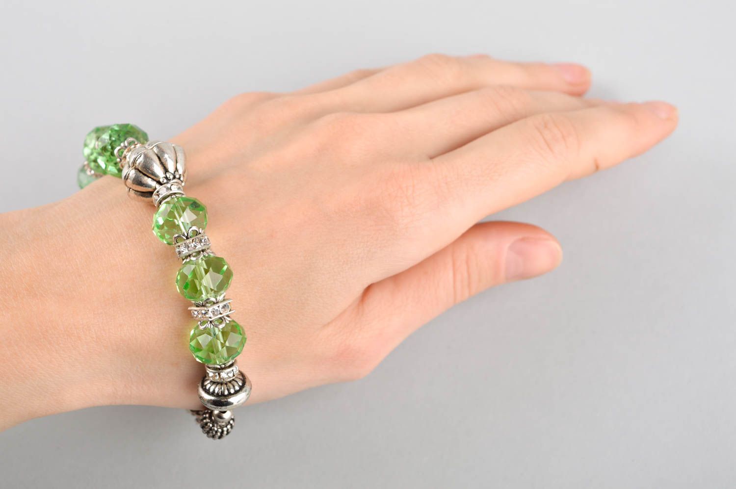 Schönes Armband handgemachter Schmuck Armschmuck Damen Mode Schmuck grün modisch foto 5