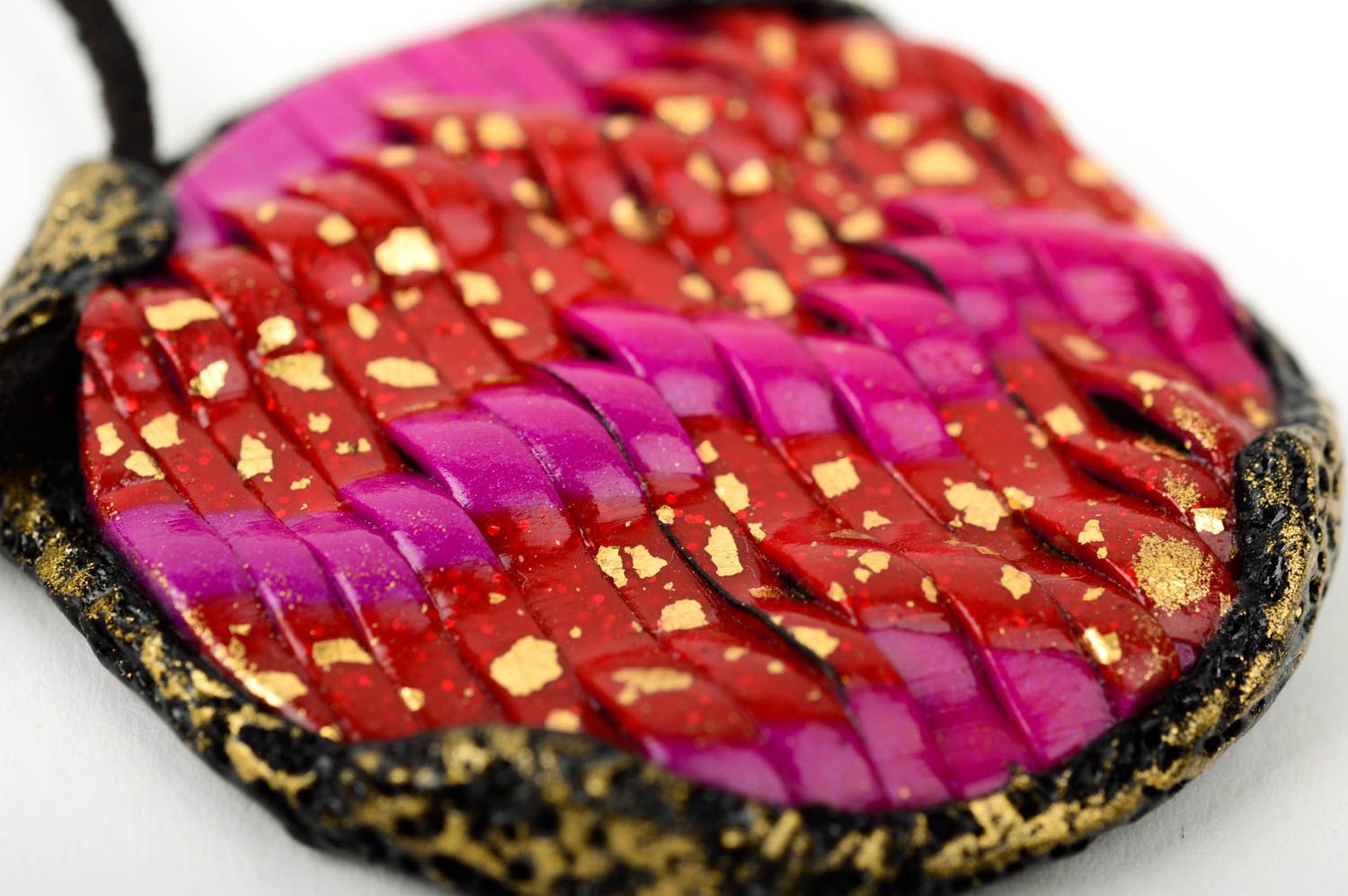Collier pendentif rond rose Bijou fait main en pâte polymère Cadeau original photo 5