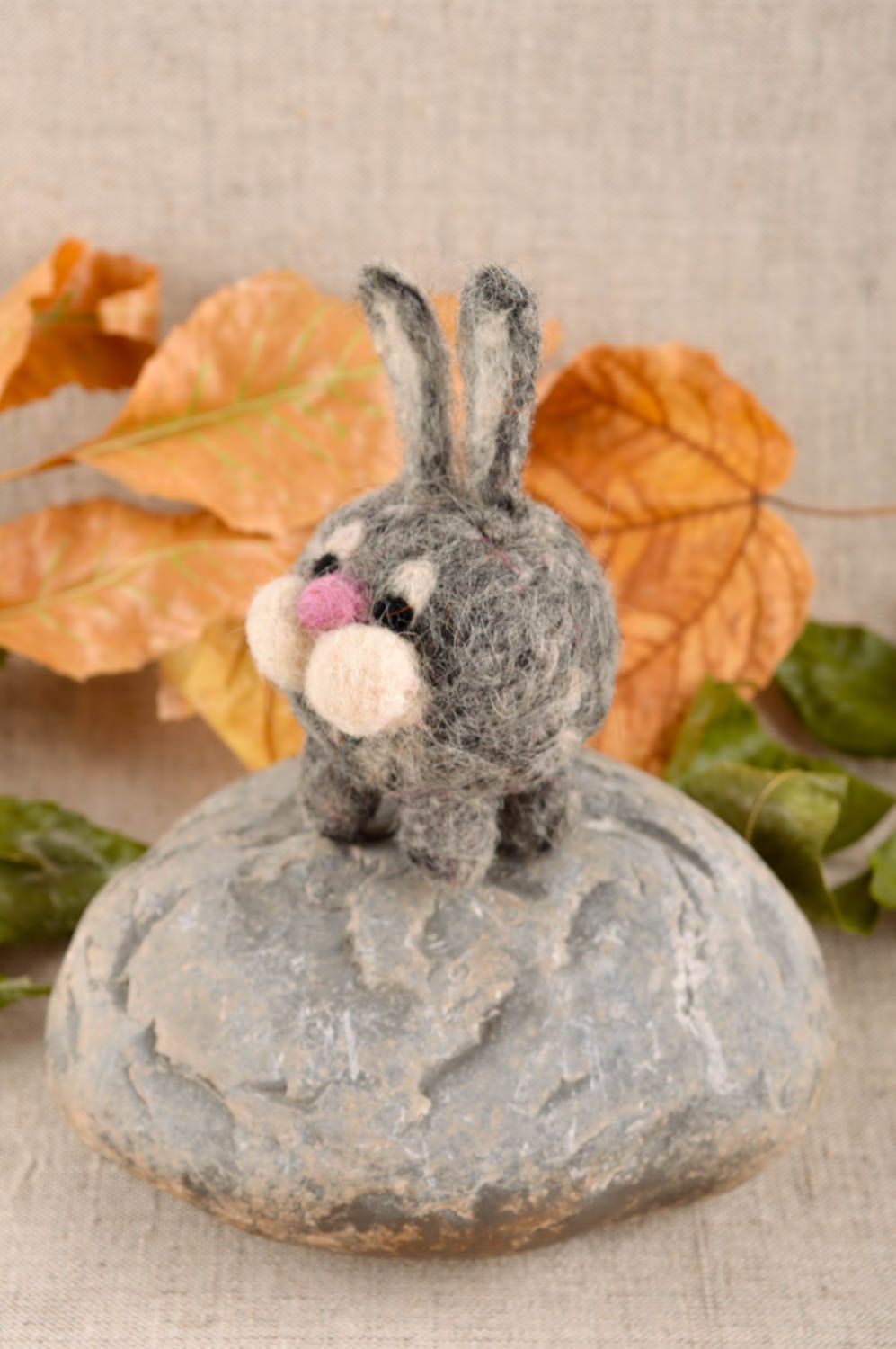 Conejo de fieltro hecho a mano juguete de lana regalo original para niño  foto 1