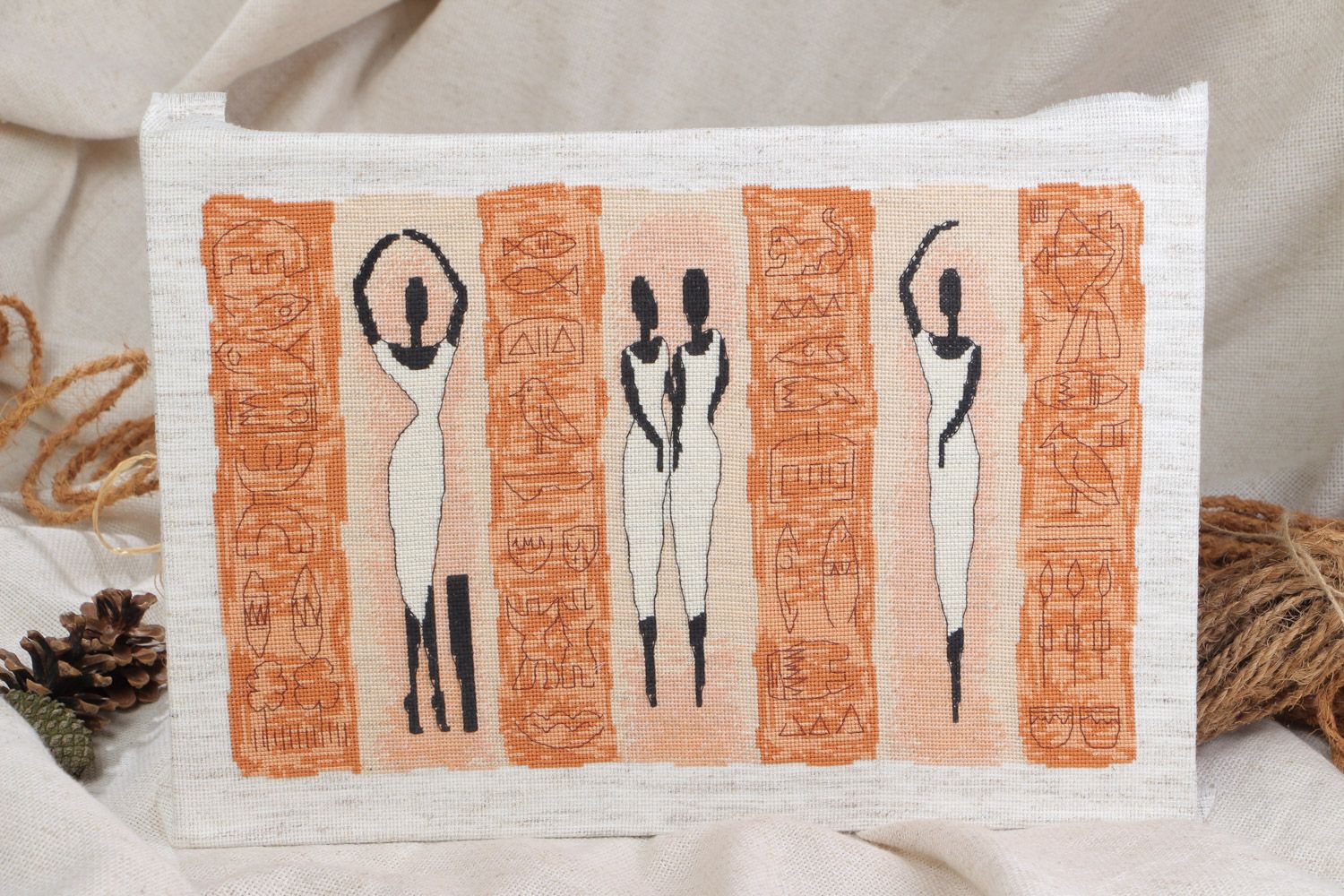 Панно с вышивкой крестиком ручной работы в египетском стиле авторское красивое фото 1
