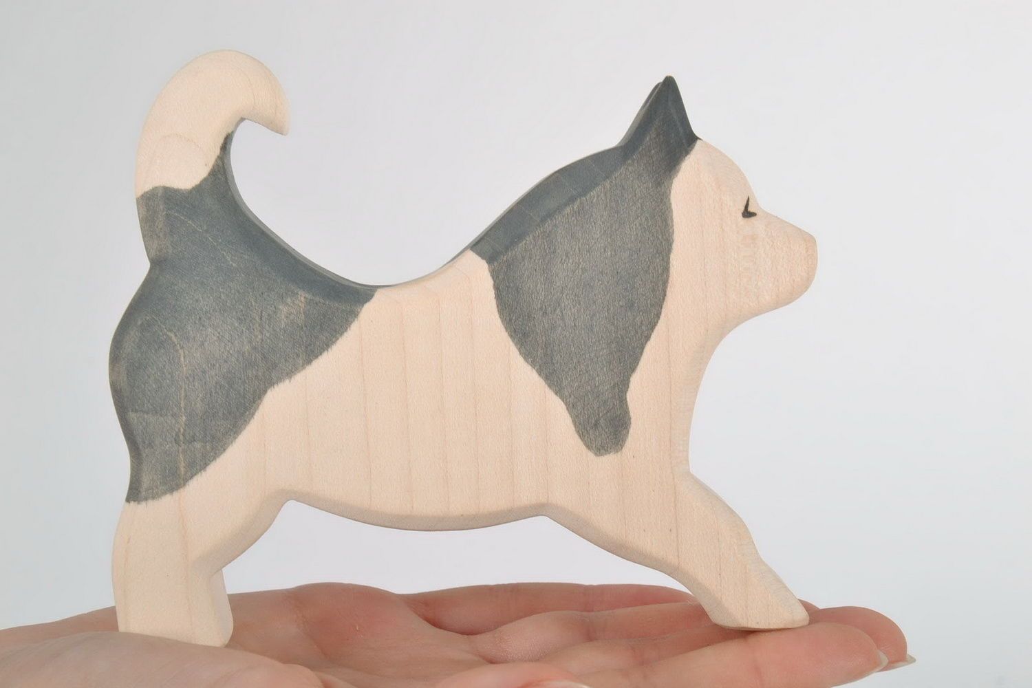 Statuette en bois en forme de chien Laïka photo 2
