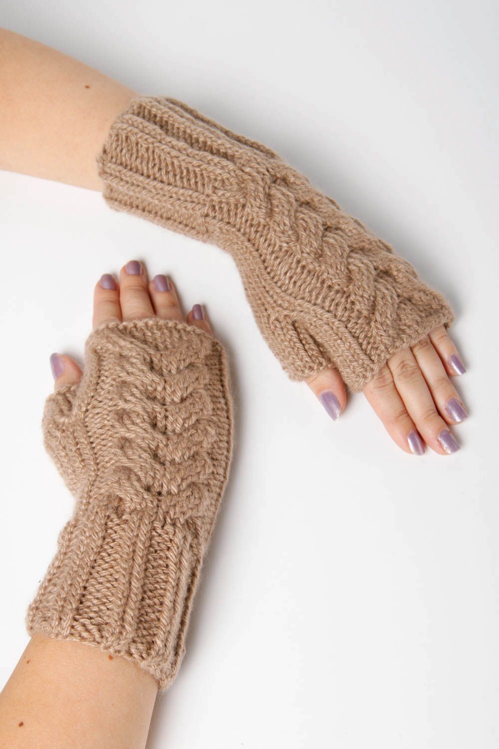 Guantes sin dedos hechos a mano marrones accesorio de moda mitones a crochet foto 7