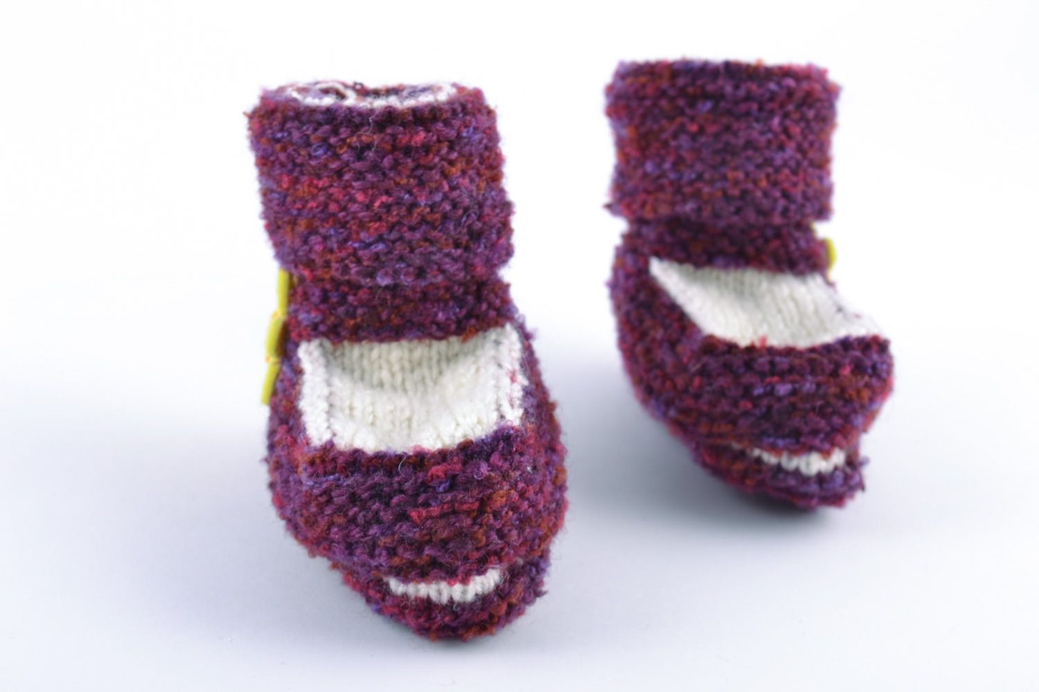 Handmade soft warm baby booties knitted of natural wool in white and violet colors photo 4