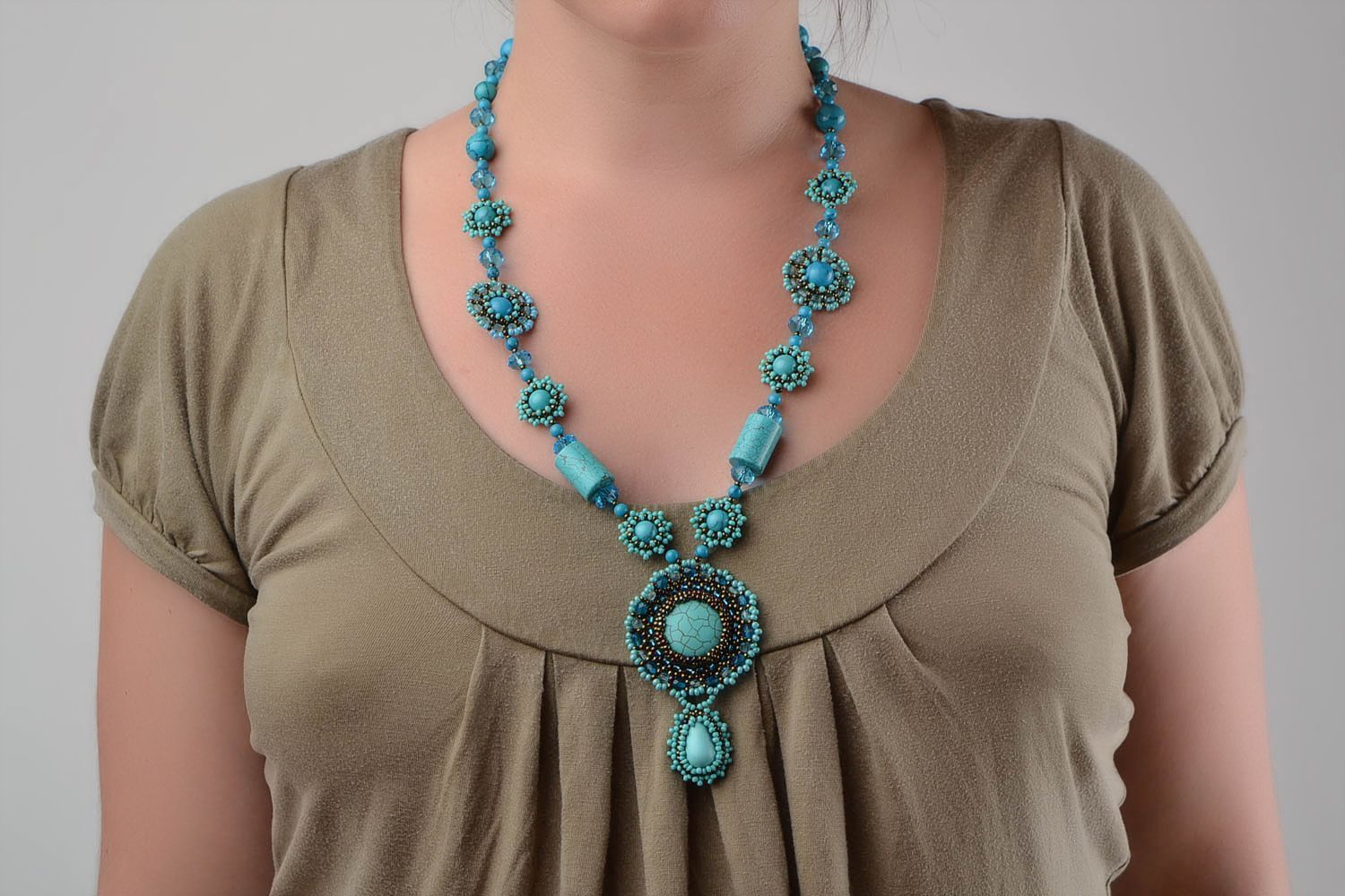 Long collier en perles de rocaille et pierre naturelle fait main bleu  photo 1