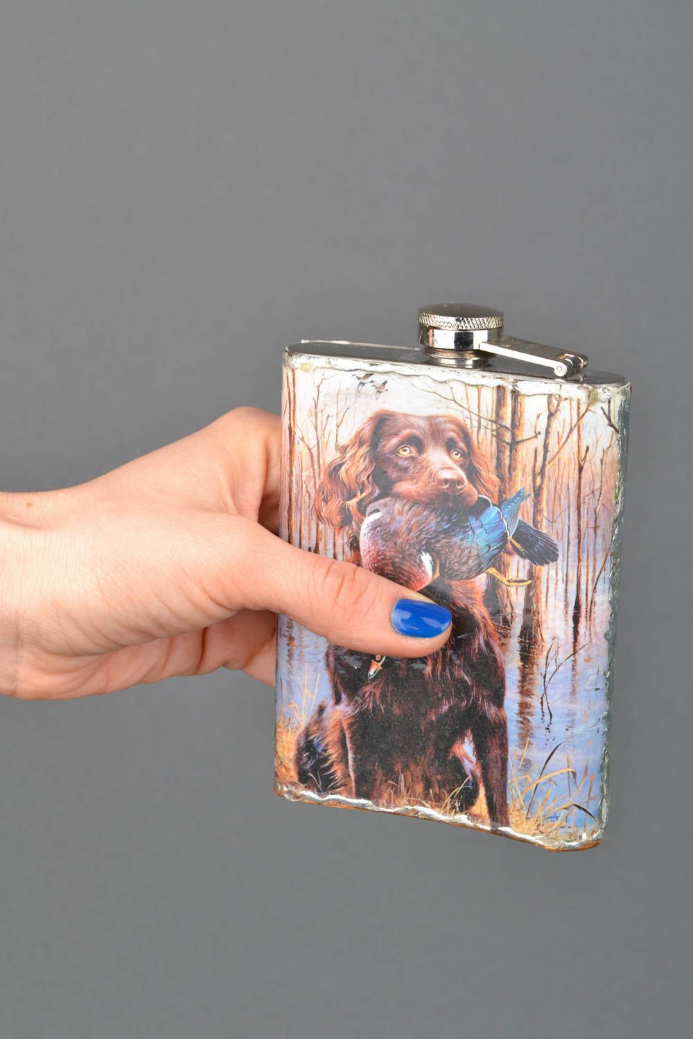 Decoupage metal flask with hunting print photo 2