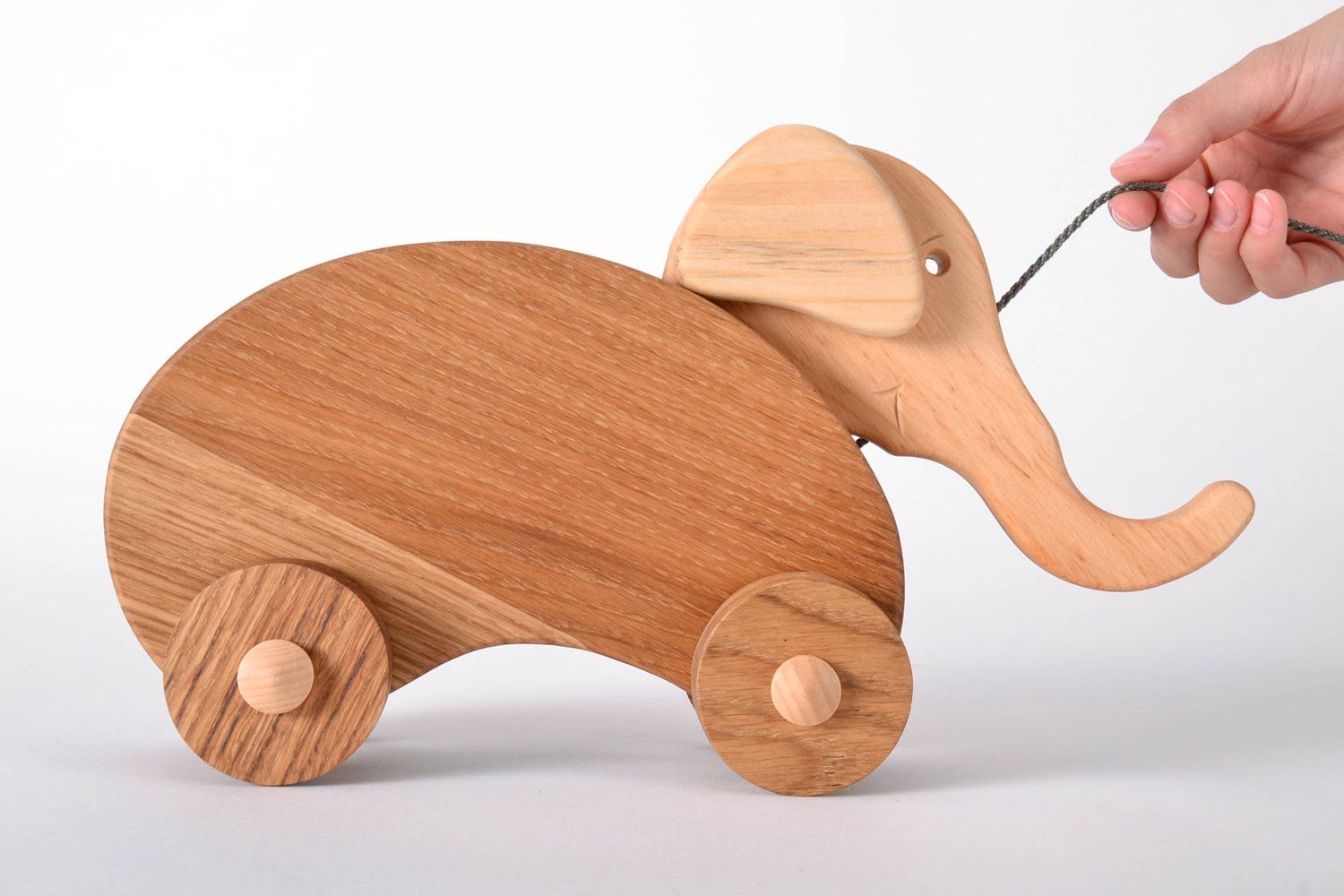 Éléphant à roulettes à traîner en bois fait main photo 5