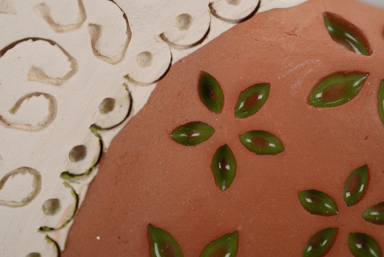 Cheval céramique avec des fleurs vertes fait main photo 4