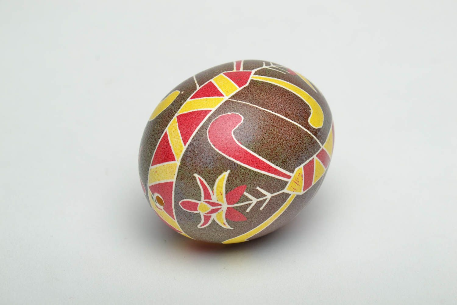 Huevo de Pascua artesanal pintado con colorantes anilinas foto 4