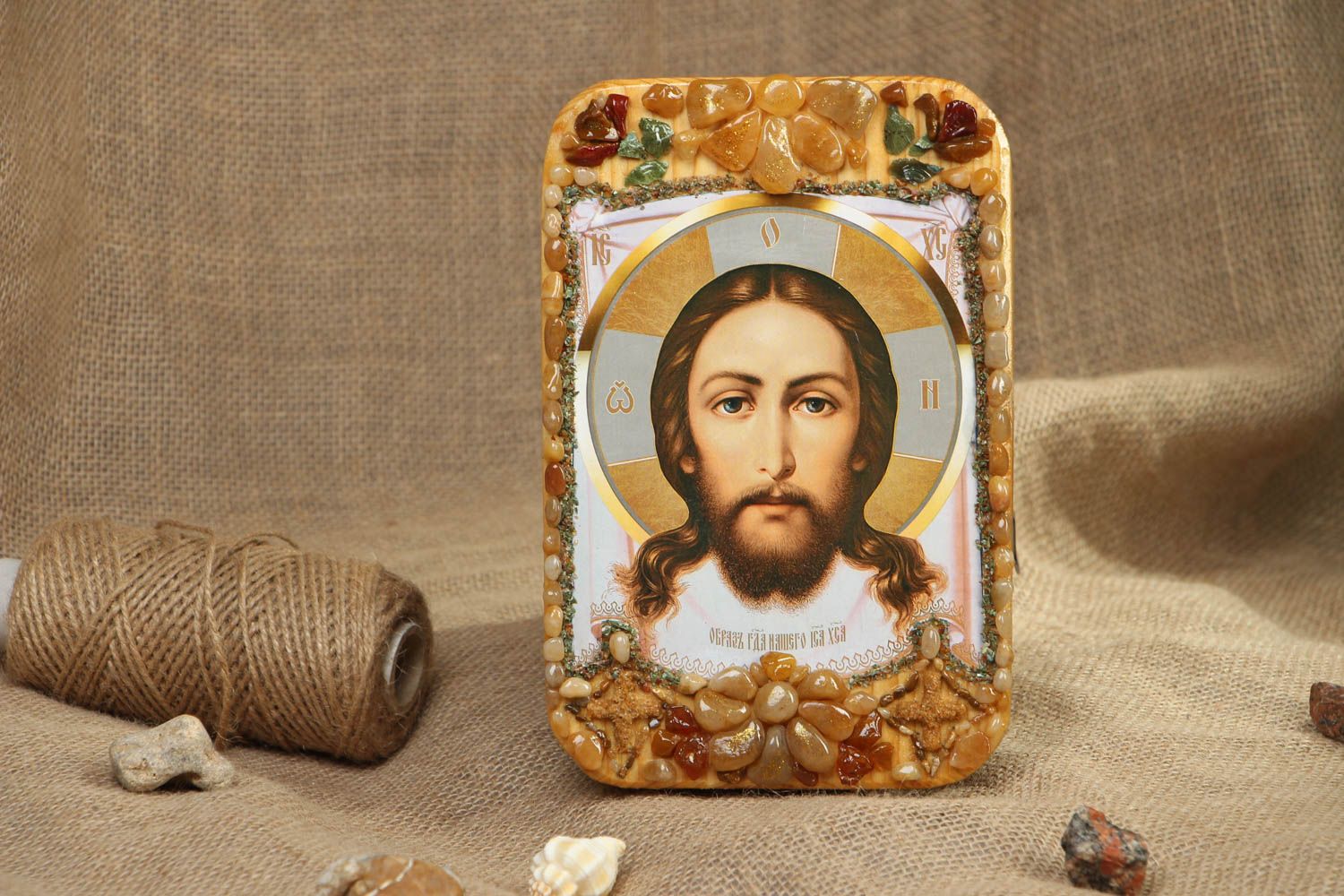 Icône de Jésus-Christ en bois et pierres faite main photo 5