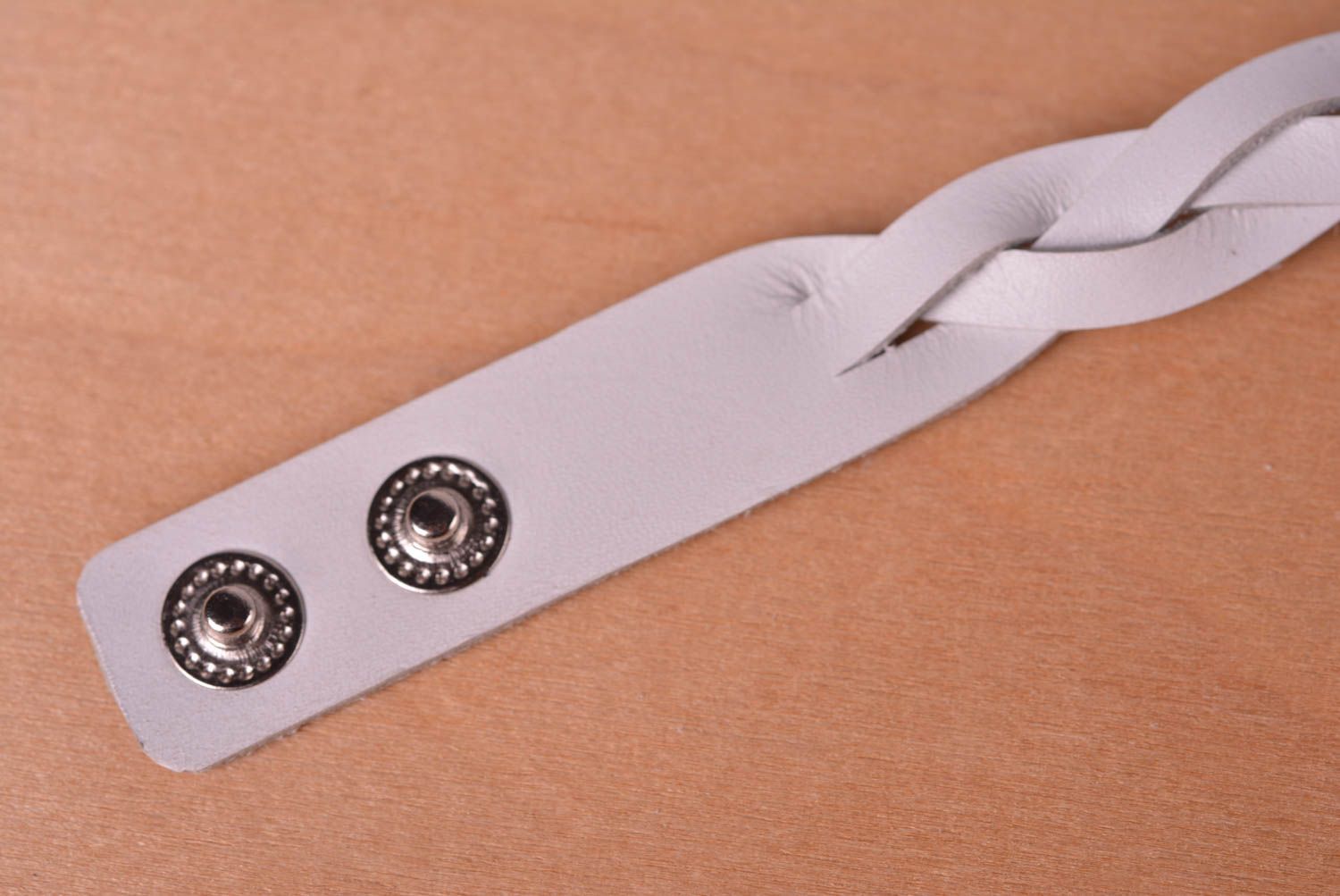 Bracelet cuir Bijou fait main Accessoire femme de couleur blanche cadeau photo 4