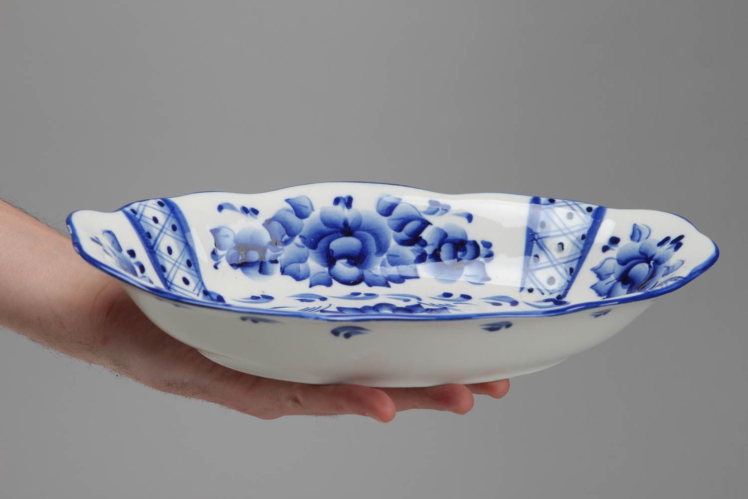 Assiette creuse ovale en porcelaine avec peinture de Gjel bleu blanc fait main photo 4
