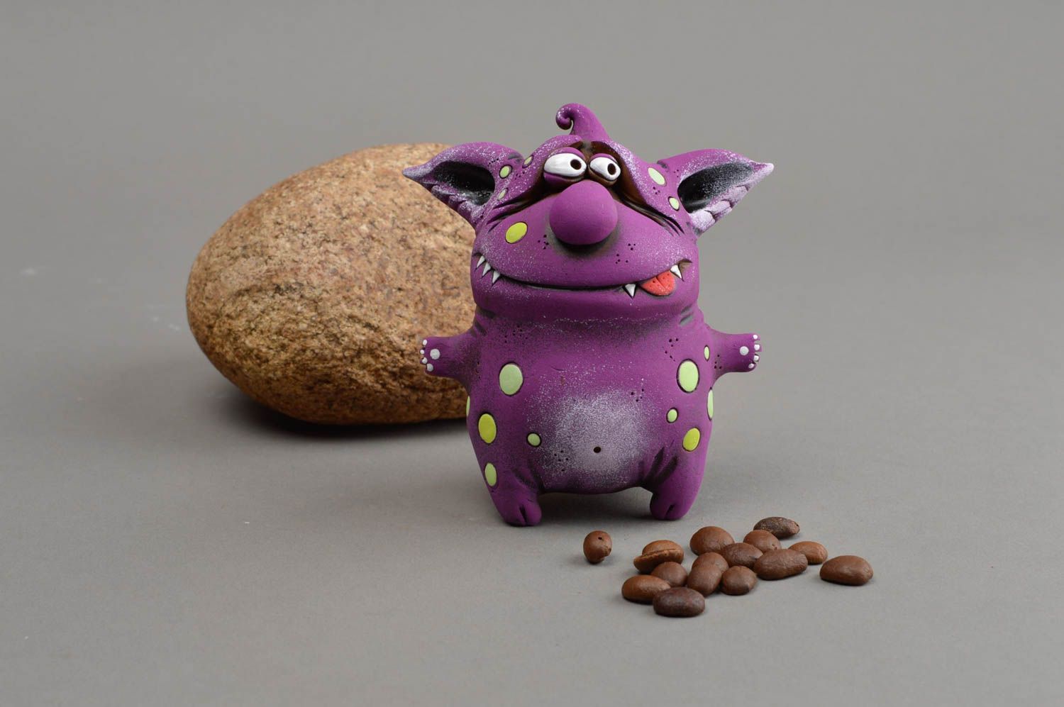 Фиолетовая глиняная статуэтка ручной работы авторского дизайна оригинальная фото 1