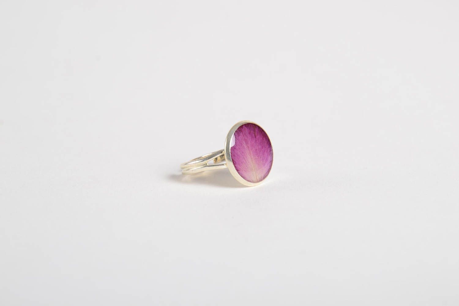 Кольцо ручной работы кольцо из эпоксидной смолы модное кольцо с лепестком розы фото 3