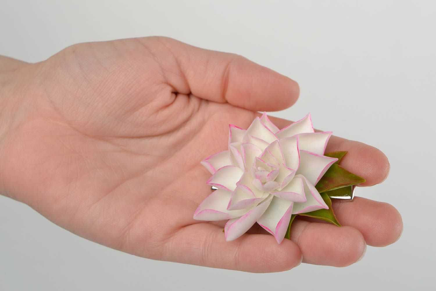 Zarte weiße Haarspange Blüte aus kaltem Porzellan Lotosblume handmade foto 2