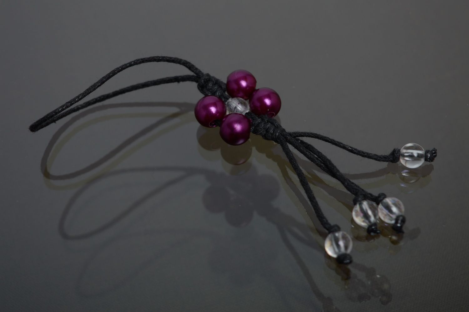 Porte-clefs en macramé tressé original décoré de perles en verre fait main photo 1