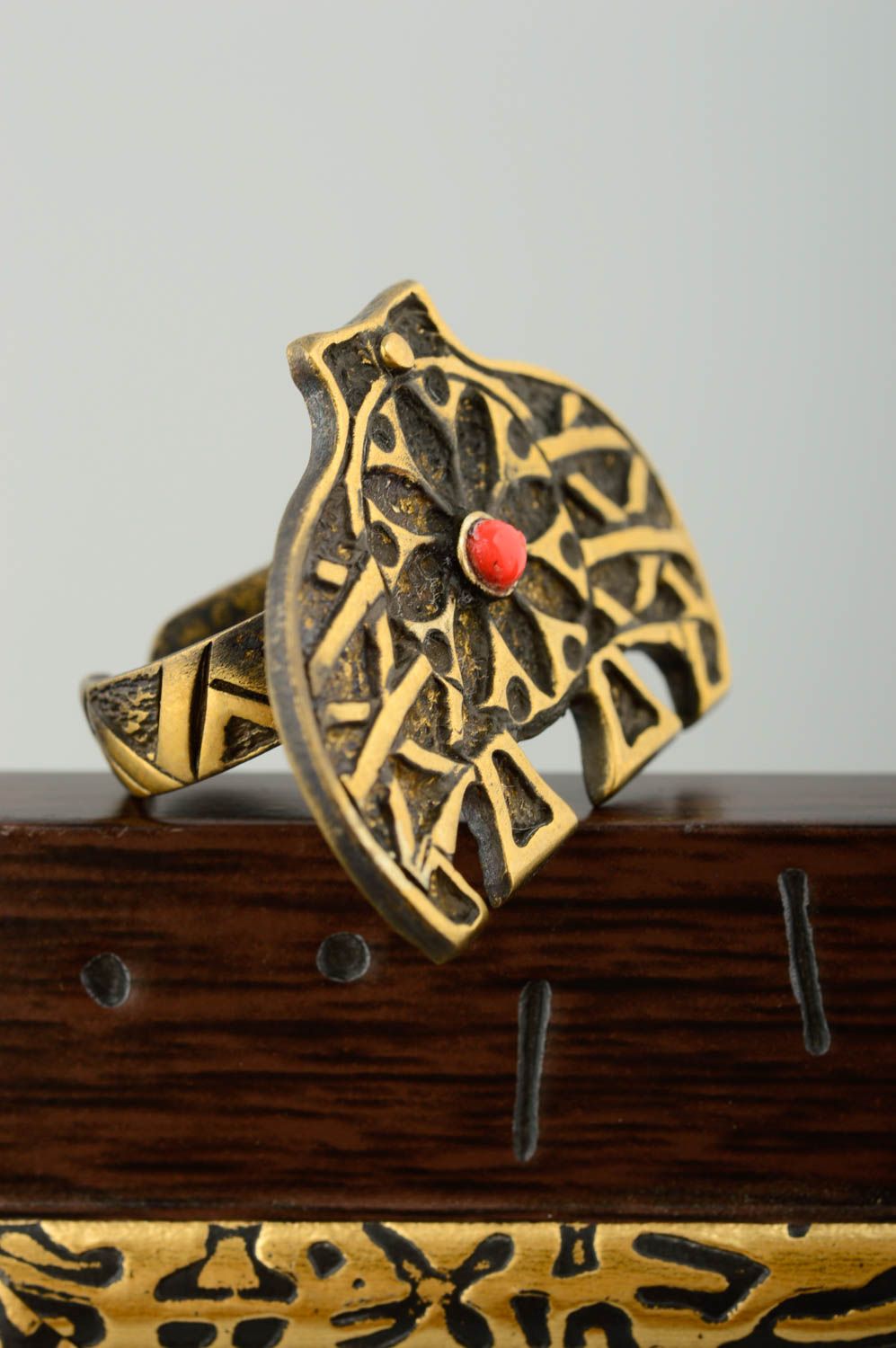 Handmade Bronze Ring exklusiver Ring schöner Frauen Ring modisches Accessoire foto 1