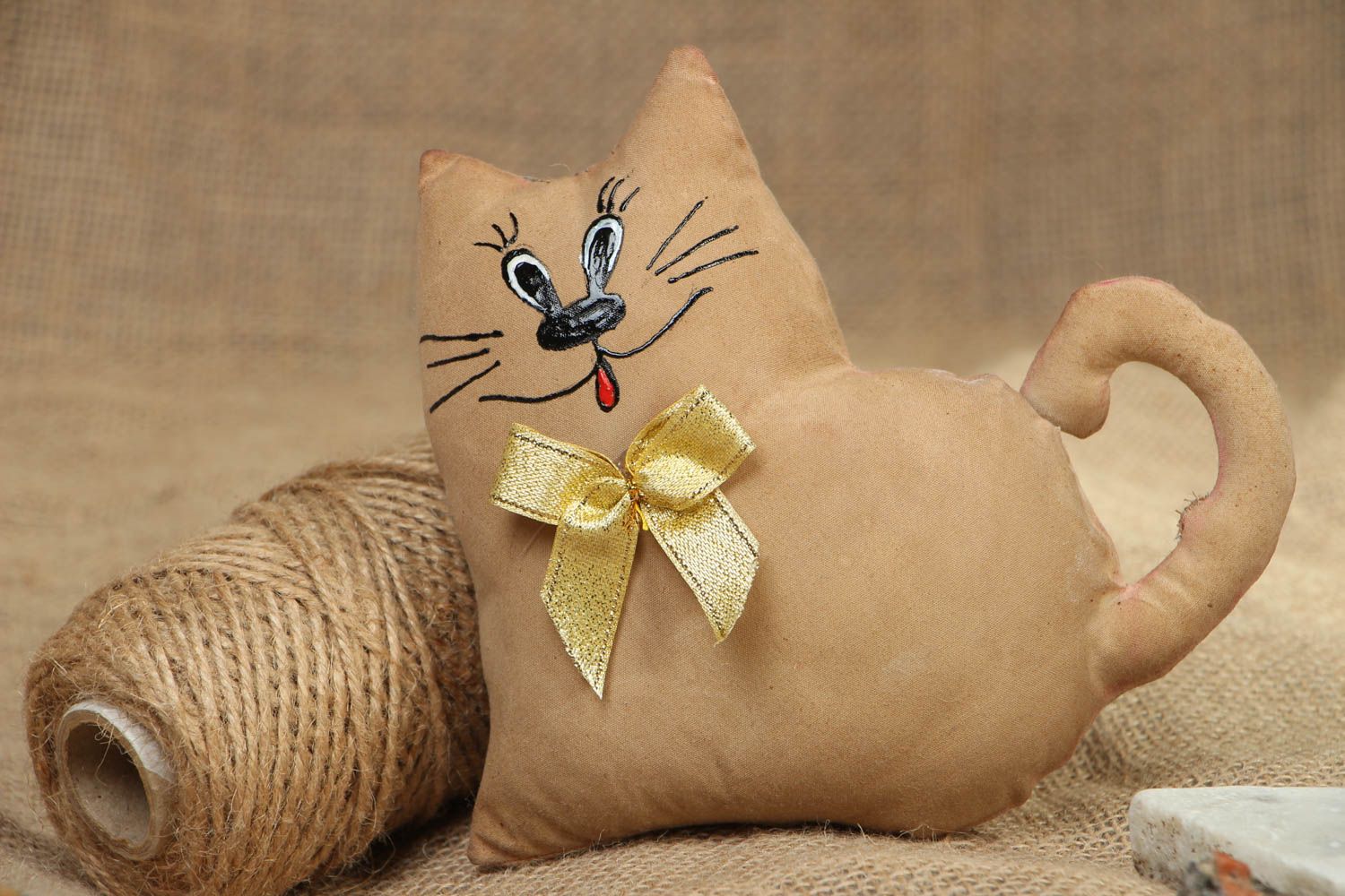 Мягкая игрушка-валентинка в виде кота фото 5