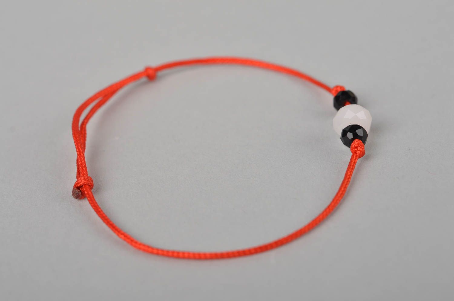 Handmade accessory beautiful wrist bracelet with bead red designer bracelet   photo 4