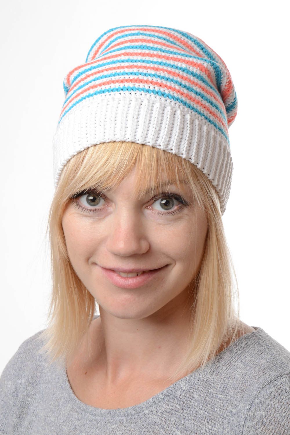 Bonnet tricot fait main Chapeau au crochet rayures Vêtement femme design photo 1