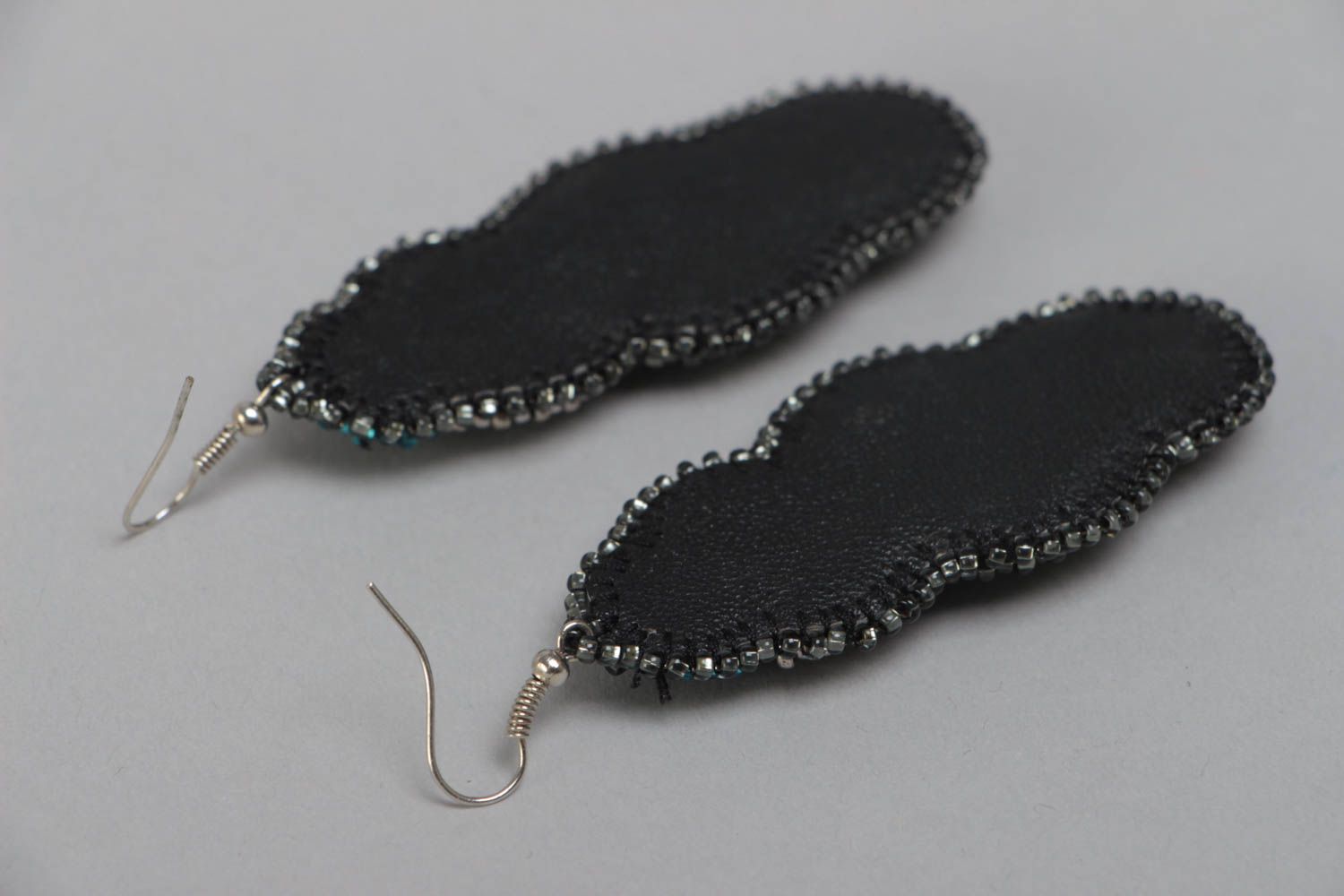 Orecchini di perline fatti a mano rotondi accessorio originale da donna foto 4