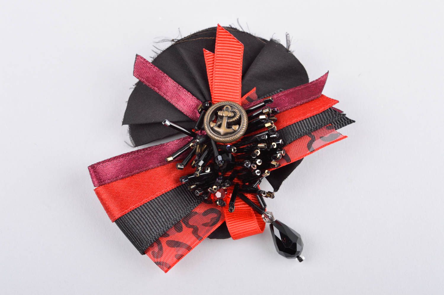 Broche artesanal de color rojinegro accesorio de moda regalo original para mujer foto 2
