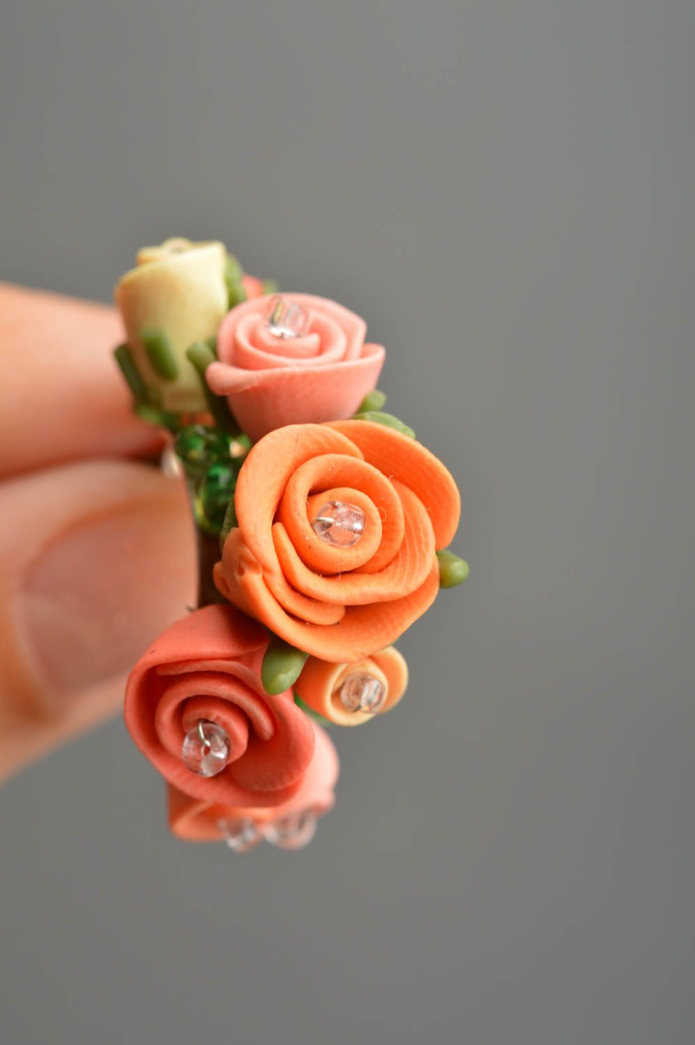 Pendientes de arcilla polimérica con flores hermosos hechos a mano hermosos foto 2