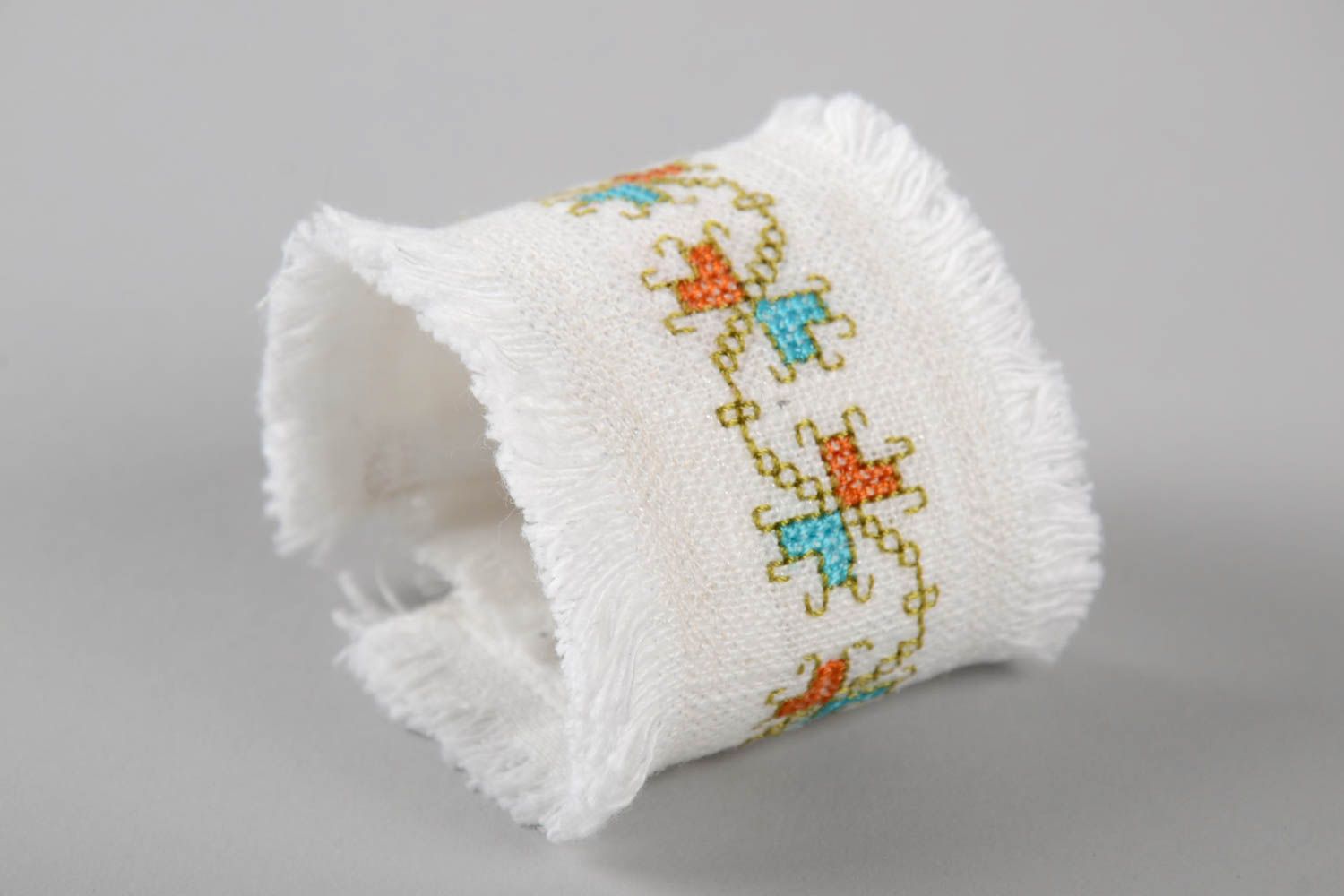 Handmade Schmuck breites Armband Accessoire für Frauen Armband textil weiß schön foto 4