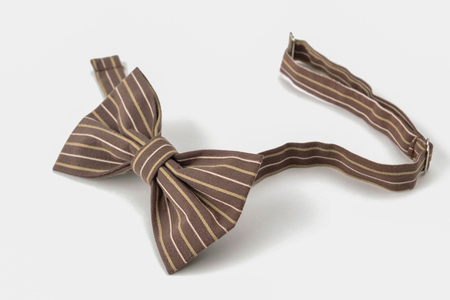 Papillon d'autore fatto a mano cravatta a farfalla originale di tessuto da uomo
 foto 3