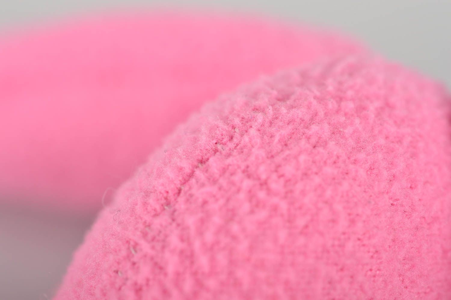 Красивая розовая мягкая игрушка ручной работы в виде зайца для маленьких детей фото 4