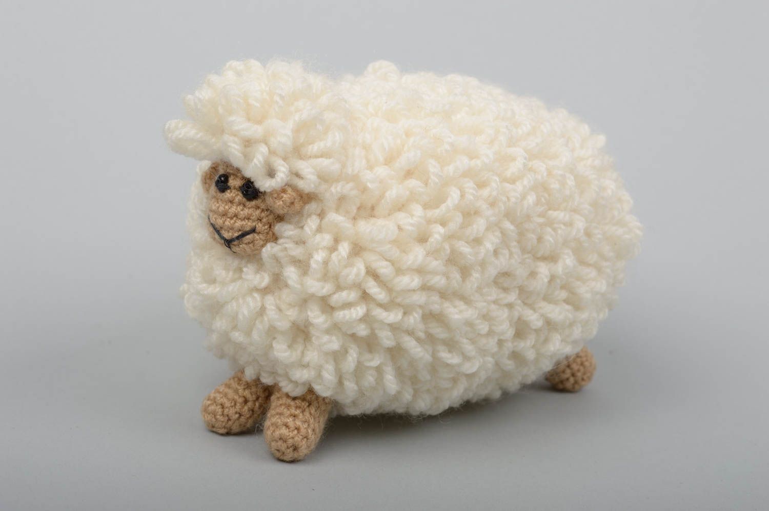 Jouet fait main Peluche mouton Jouet enfant petit tricoté fils acryliques photo 1
