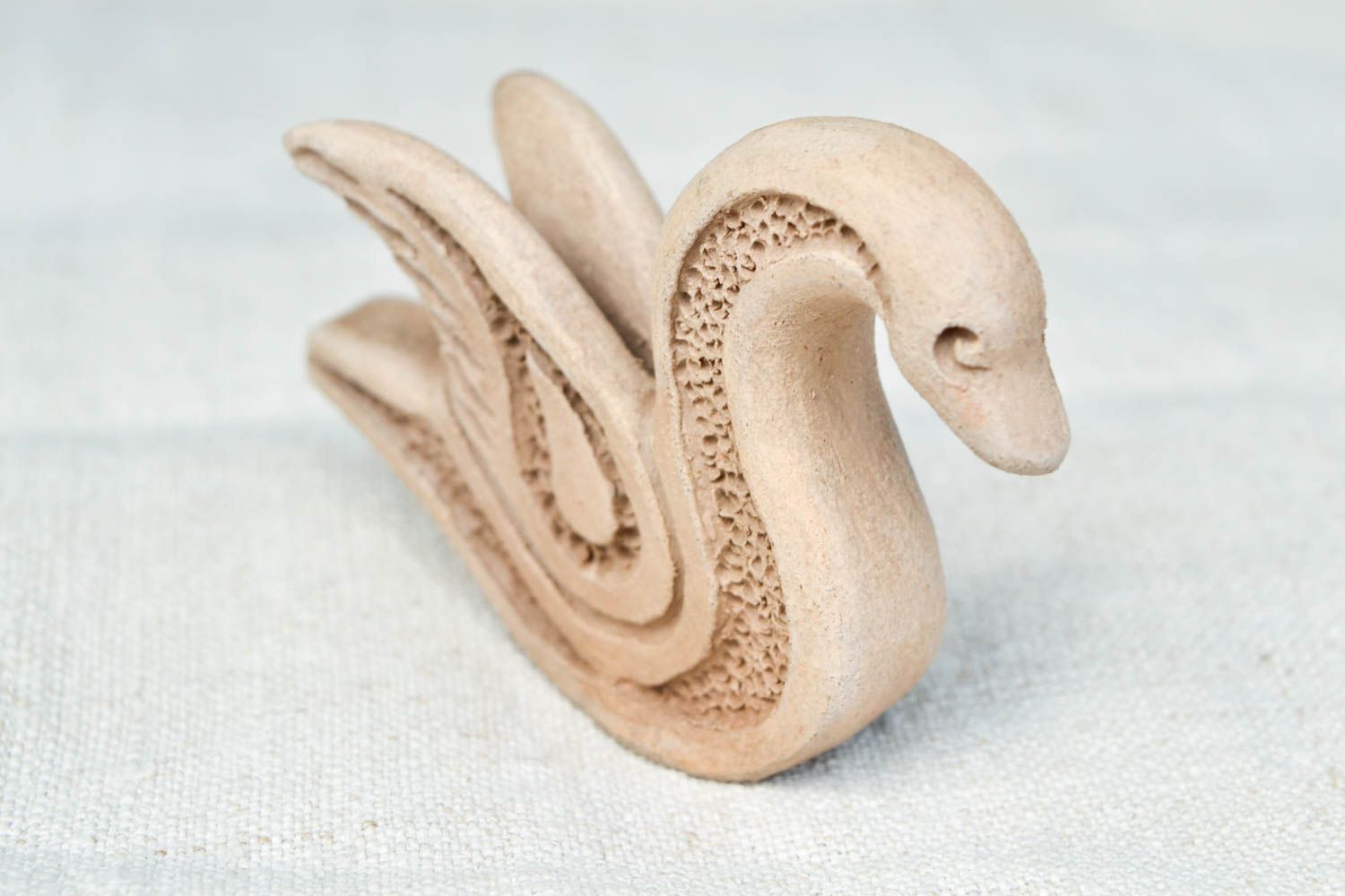Свистулька из глины хенд мейд керамическая свистулька лебедь глиняная игрушка фото 4