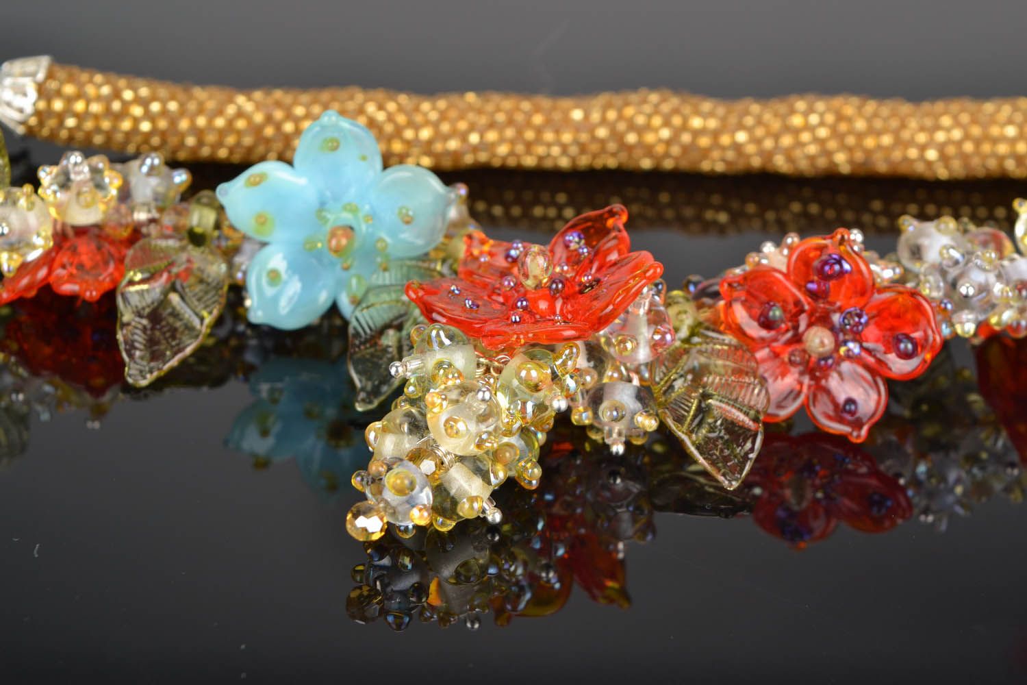 Necklet made of glass and beads Floret photo 1