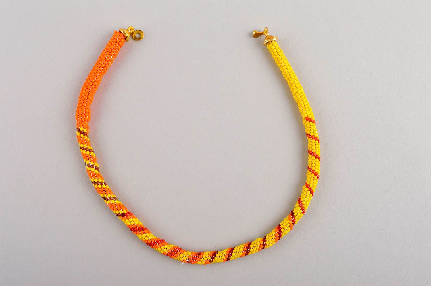 Collier mode Bijou fait main orange-jaune en perles de rocaille Cadeau femme photo 5