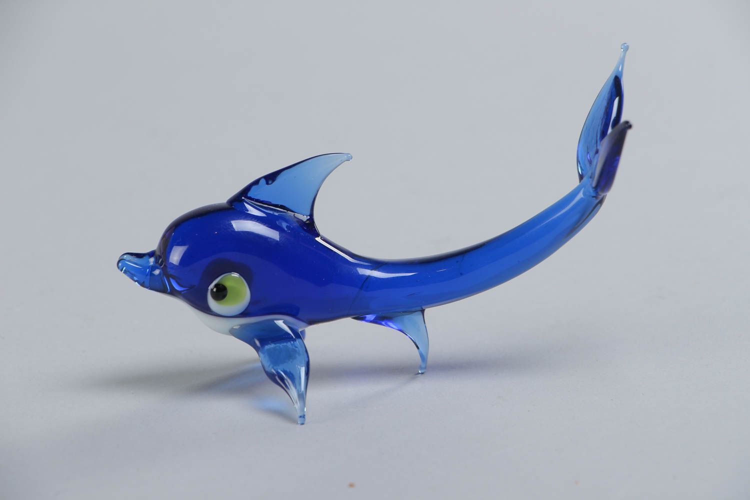 Фигурка из стекла лэмпворк дельфин синий красивый маленький необычный хенд мэйд фото 2