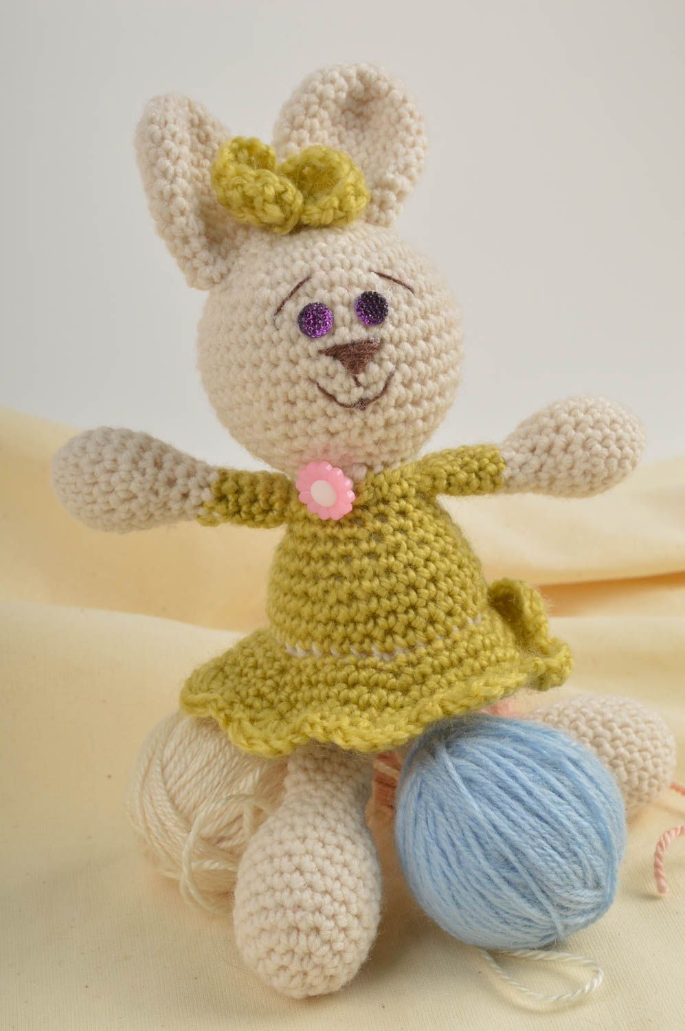 Juguete artesanal de hilos de lana regalo original peluche para niños Coneja foto 1