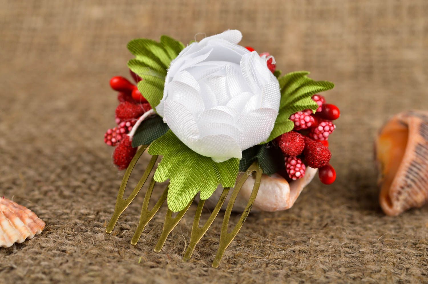 Haarkamm Blumen in Weiß Schmuck handgemacht originelles Accessoire für Haare foto 1
