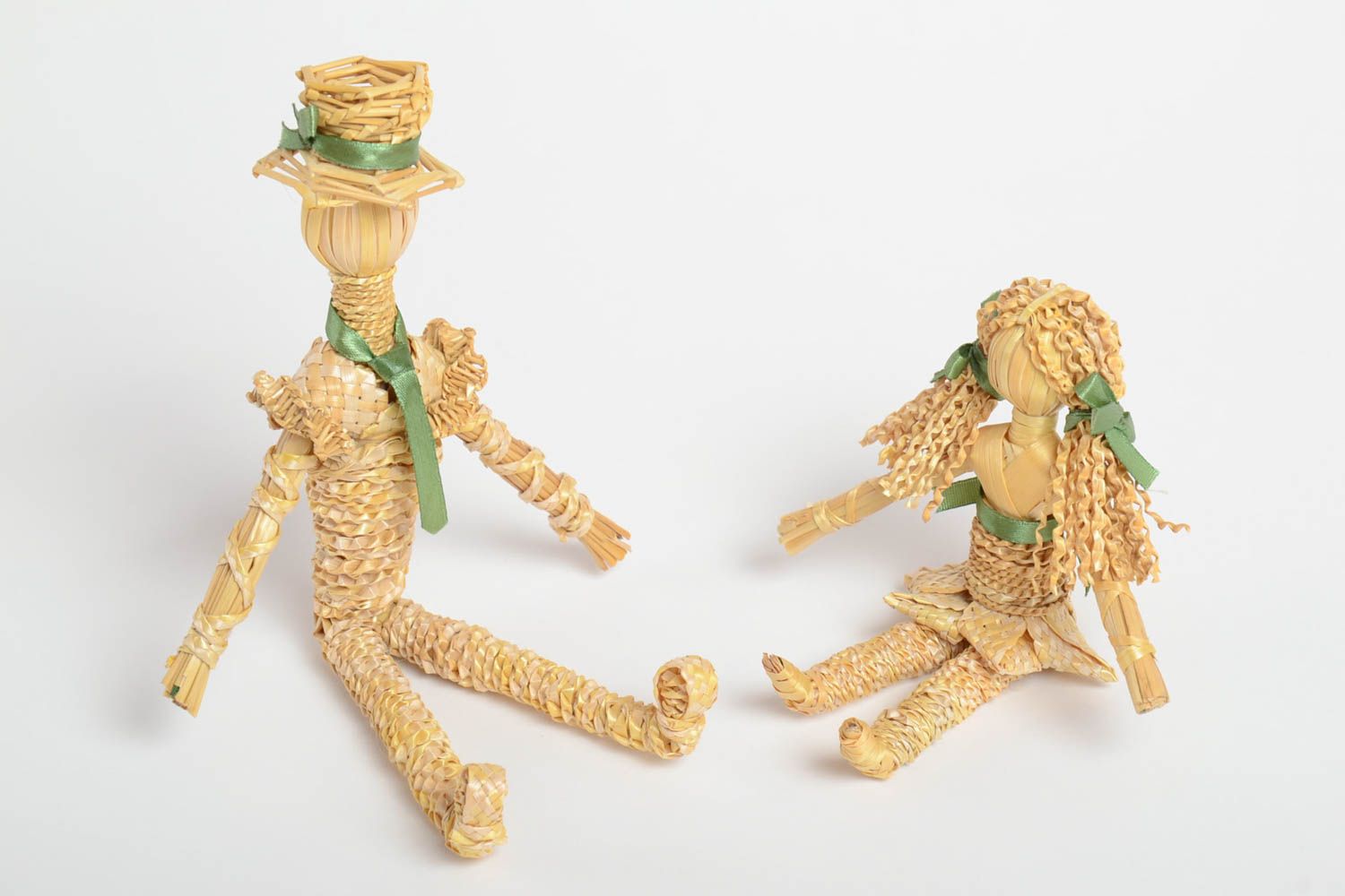 Muñecos artesanales de paja figuras decorativas diseño de interiores original foto 2