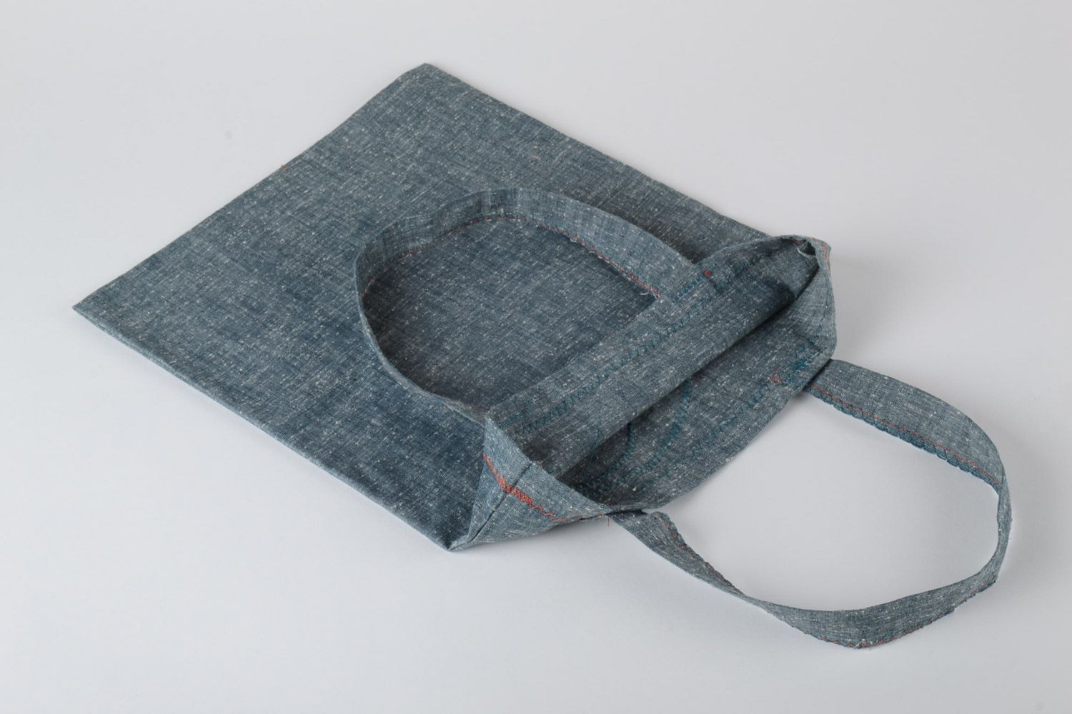 Женская сумка ручной работы из ткани с аппликацией большая серая с двумя ручками фото 4