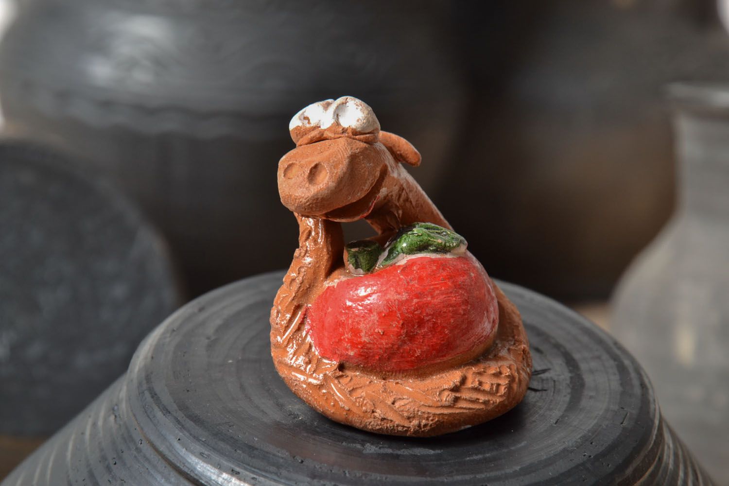 Handmade Keramik Figur Schlange mit Apfel Haus Deko Miniatur Figur originell foto 1