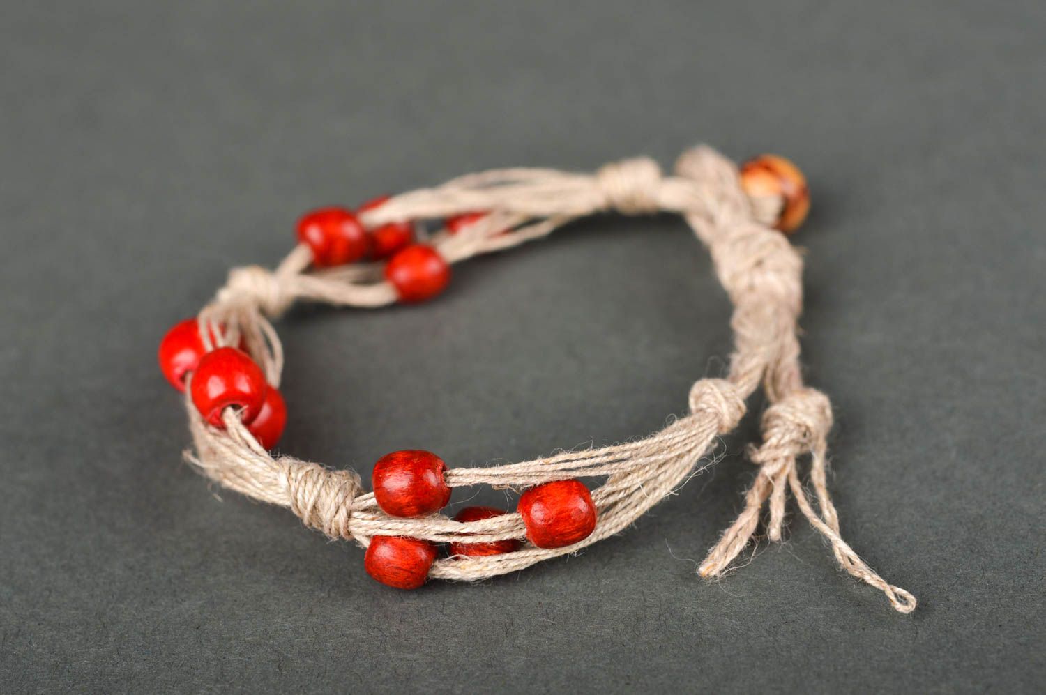 Pulsera artesanal de cordón pulsera con cuentas rojas accesorio para mujer  foto 2