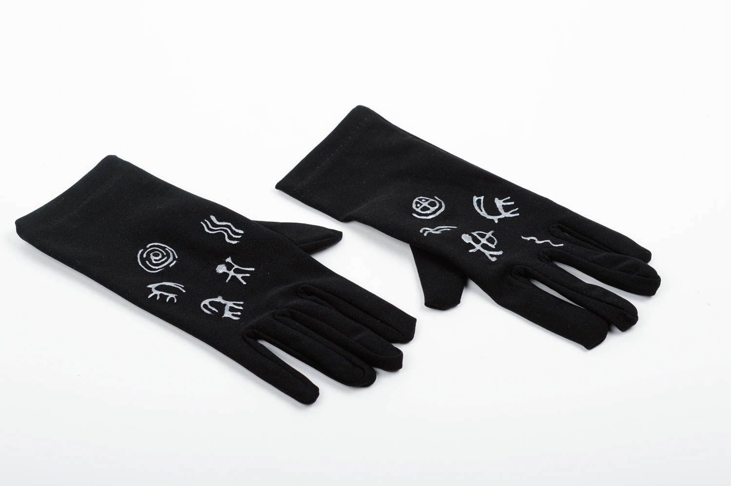 Перчатки ручной работы женские перчатки с росписью черные перчатки с орнаментами фото 2