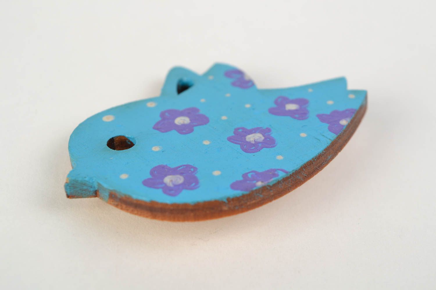 Blaue kleine nette handgemachte Brosche aus Holz mit Bemalung Piepvogel für Mädchen foto 5