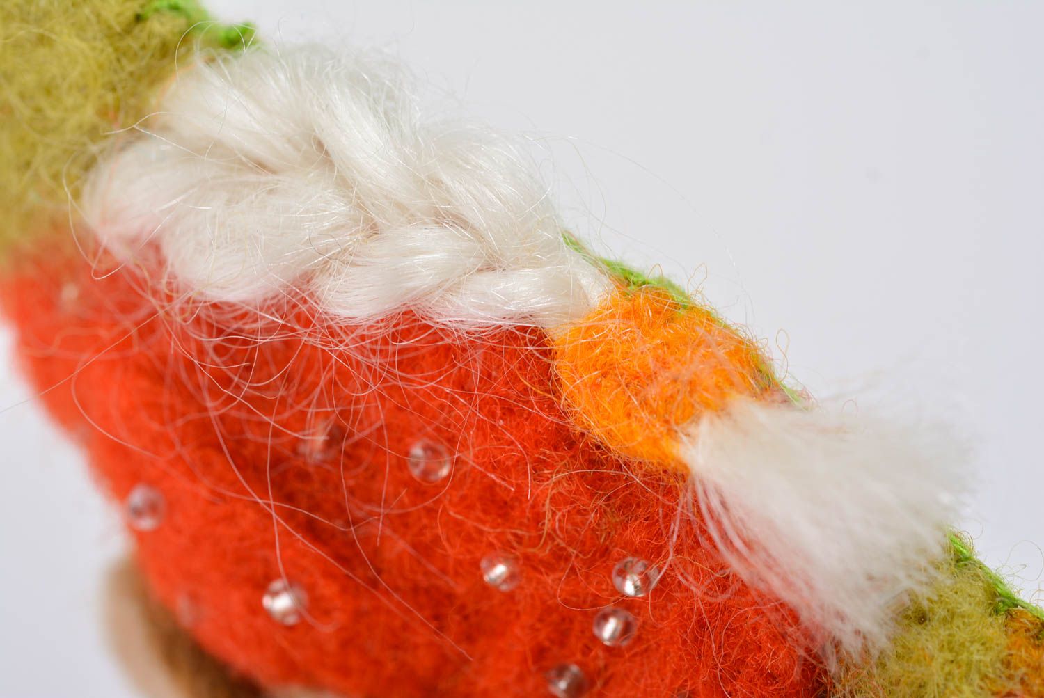 Kleine bunte originelle Filz Brosche aus Wolle in Form vom Mädchen handmade foto 4