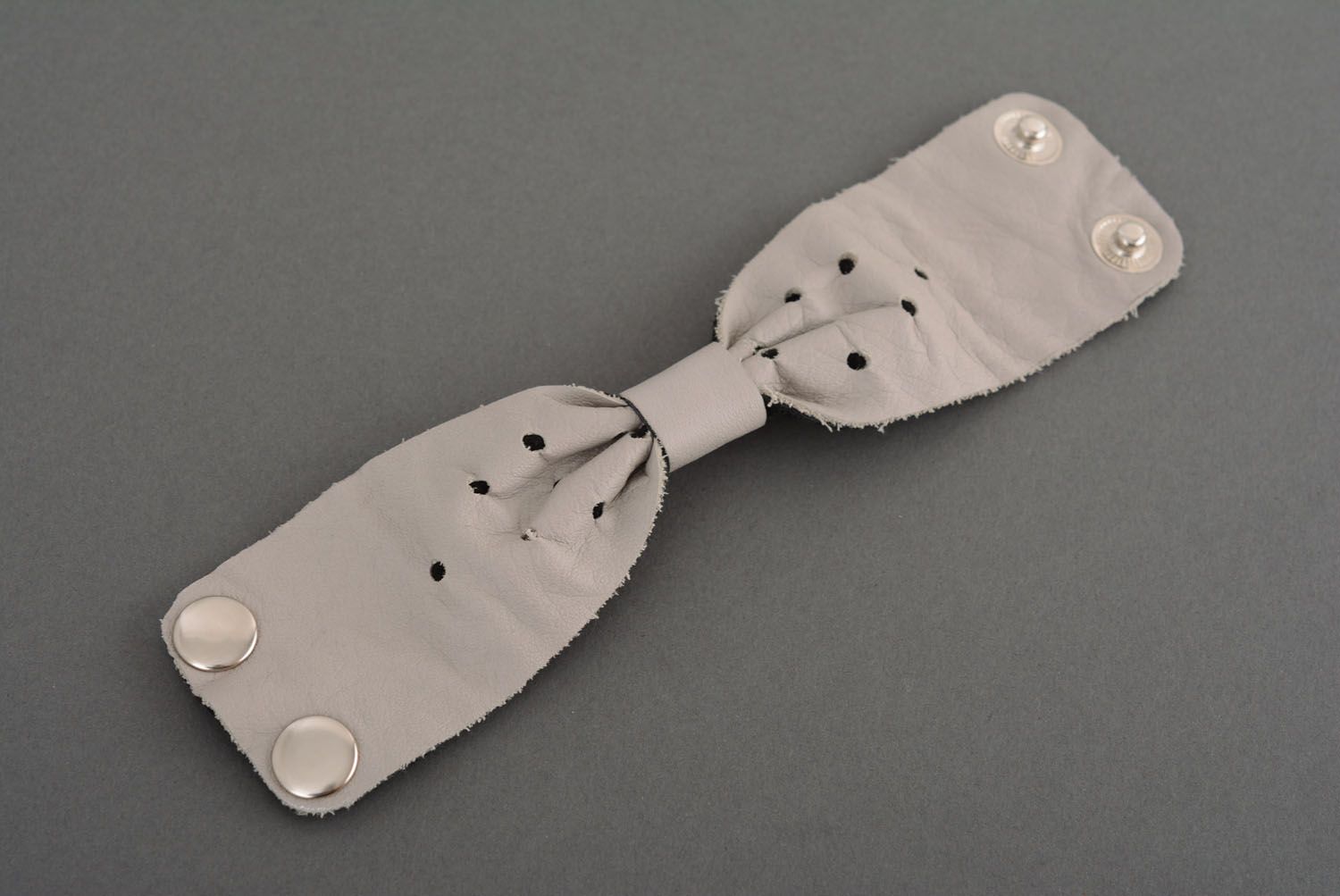 Armband Schleife aus Leder foto 2