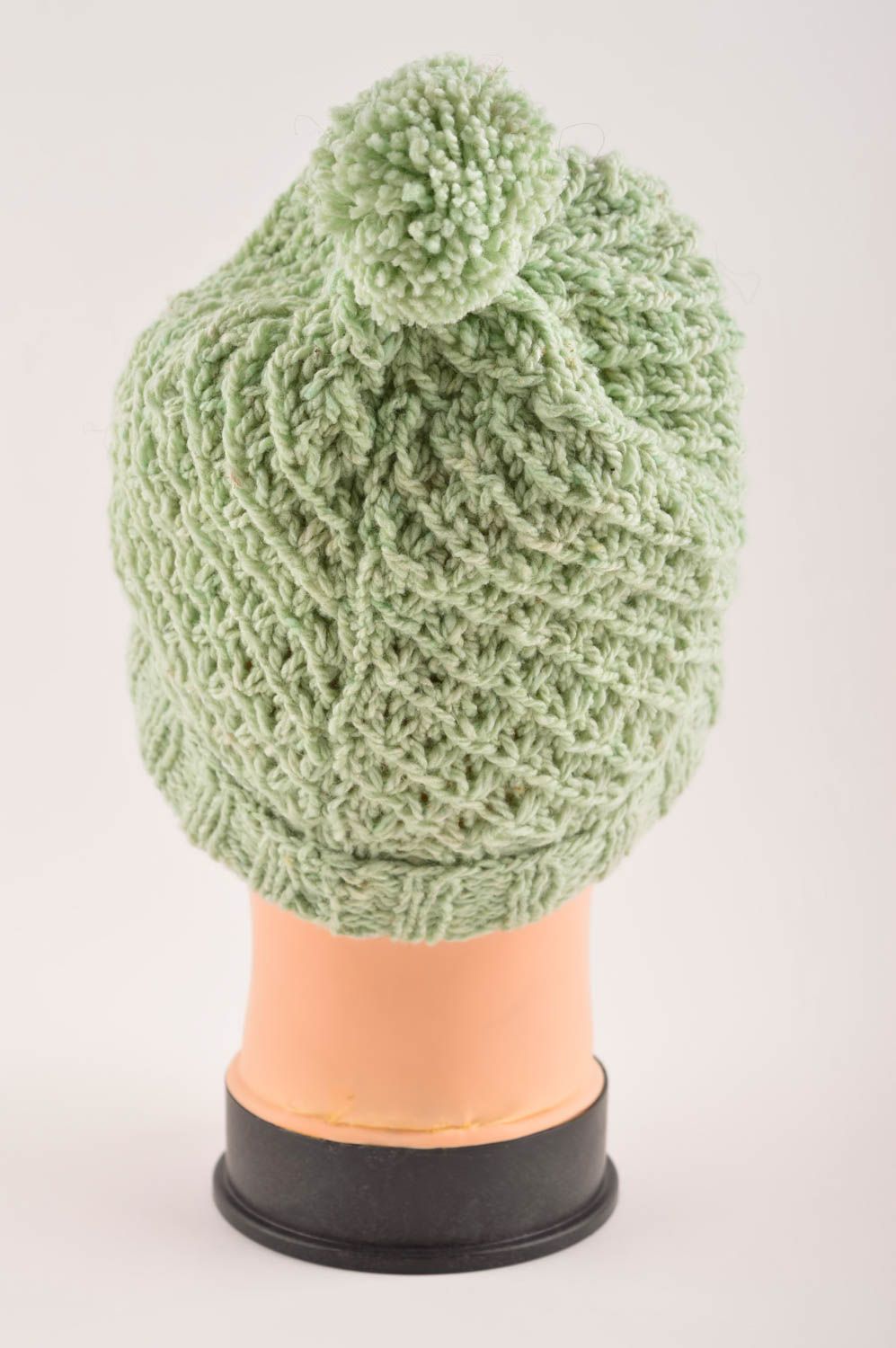 Helle gehäkelte Kindermütze handgemachte Mütze Kopf Accessoires schön grün foto 4