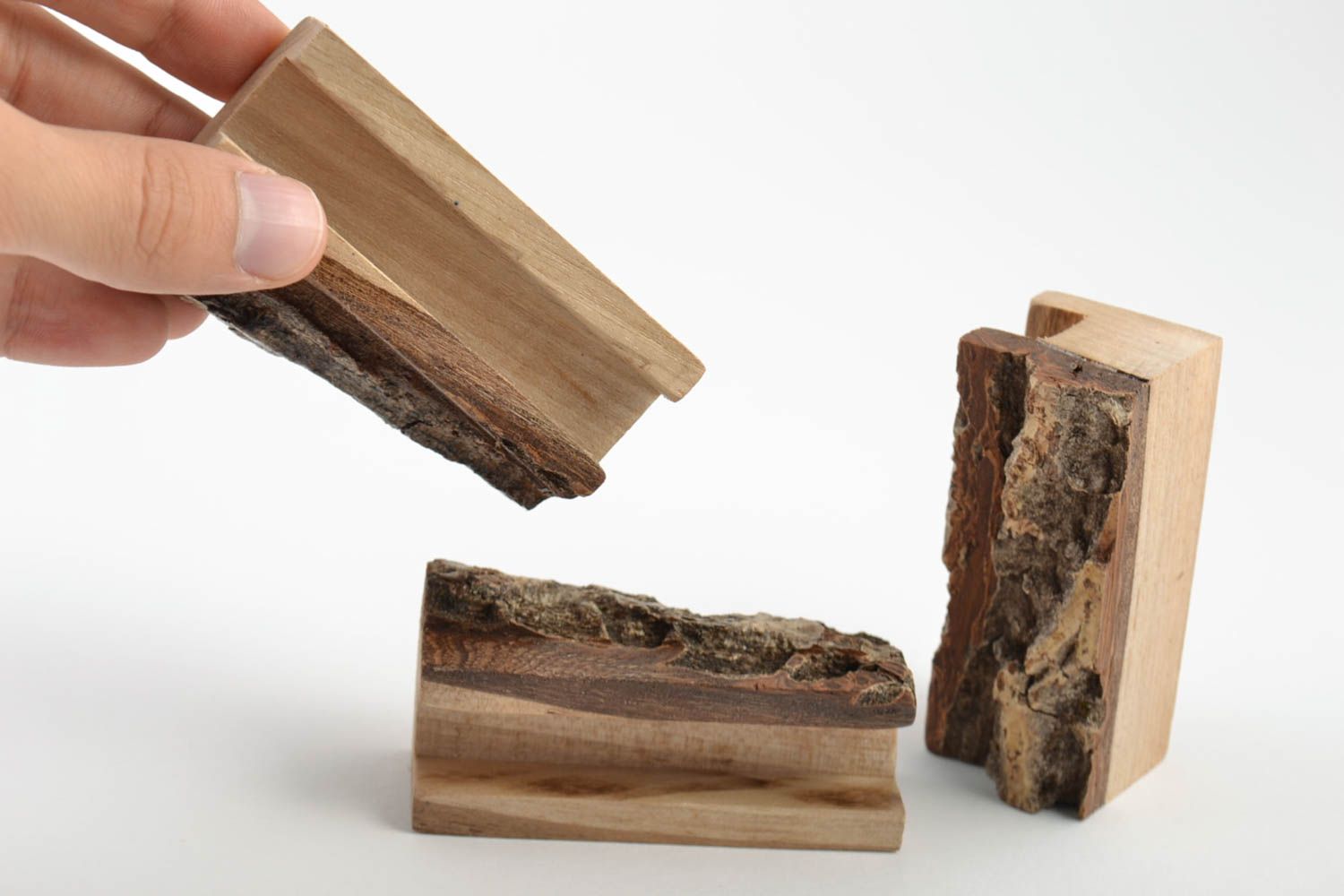Supports pour téléphone portable en bois faits main 3 pièces écologiques photo 5